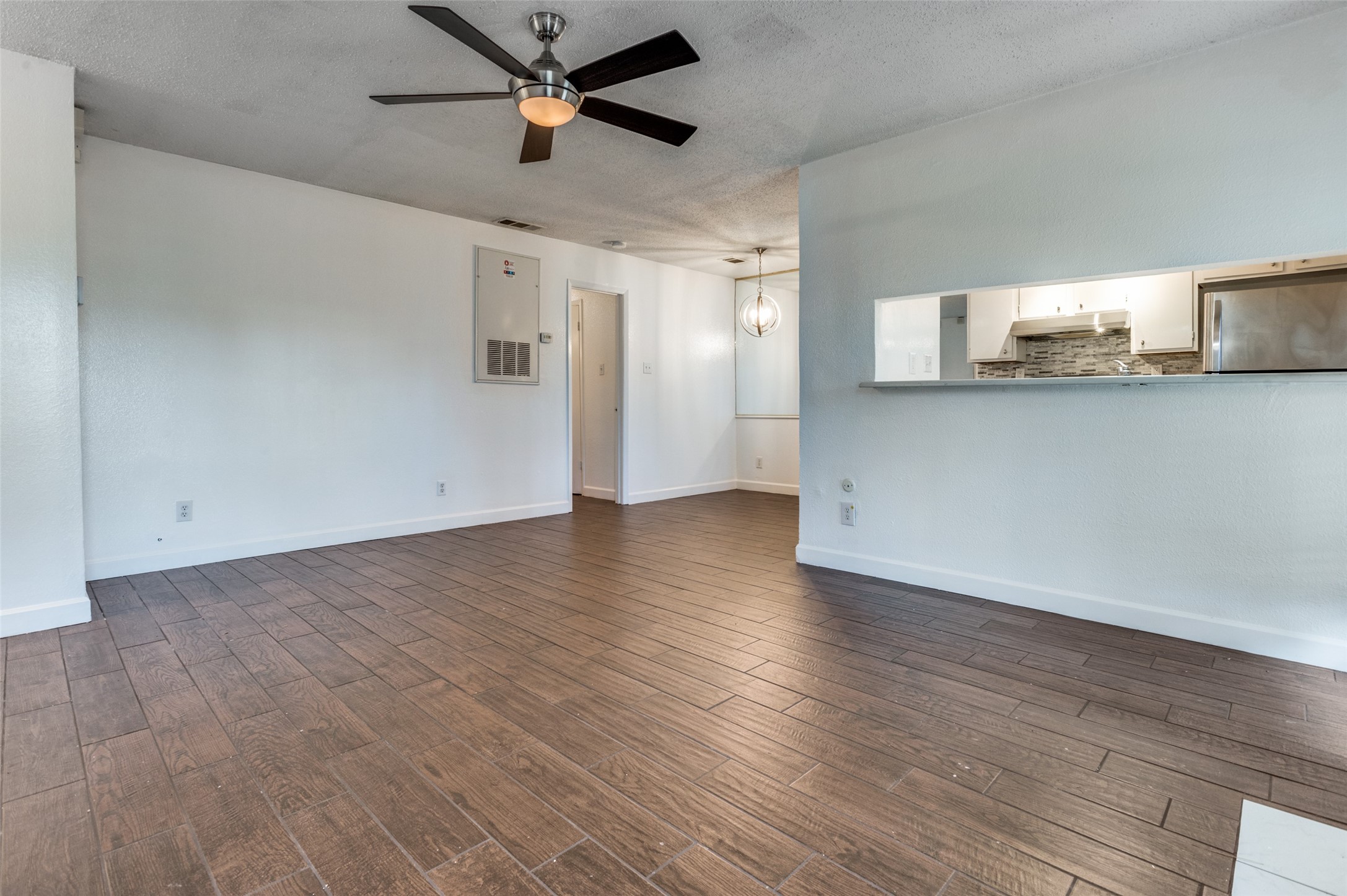 5981 Arapaho Road Dallas TX 75248