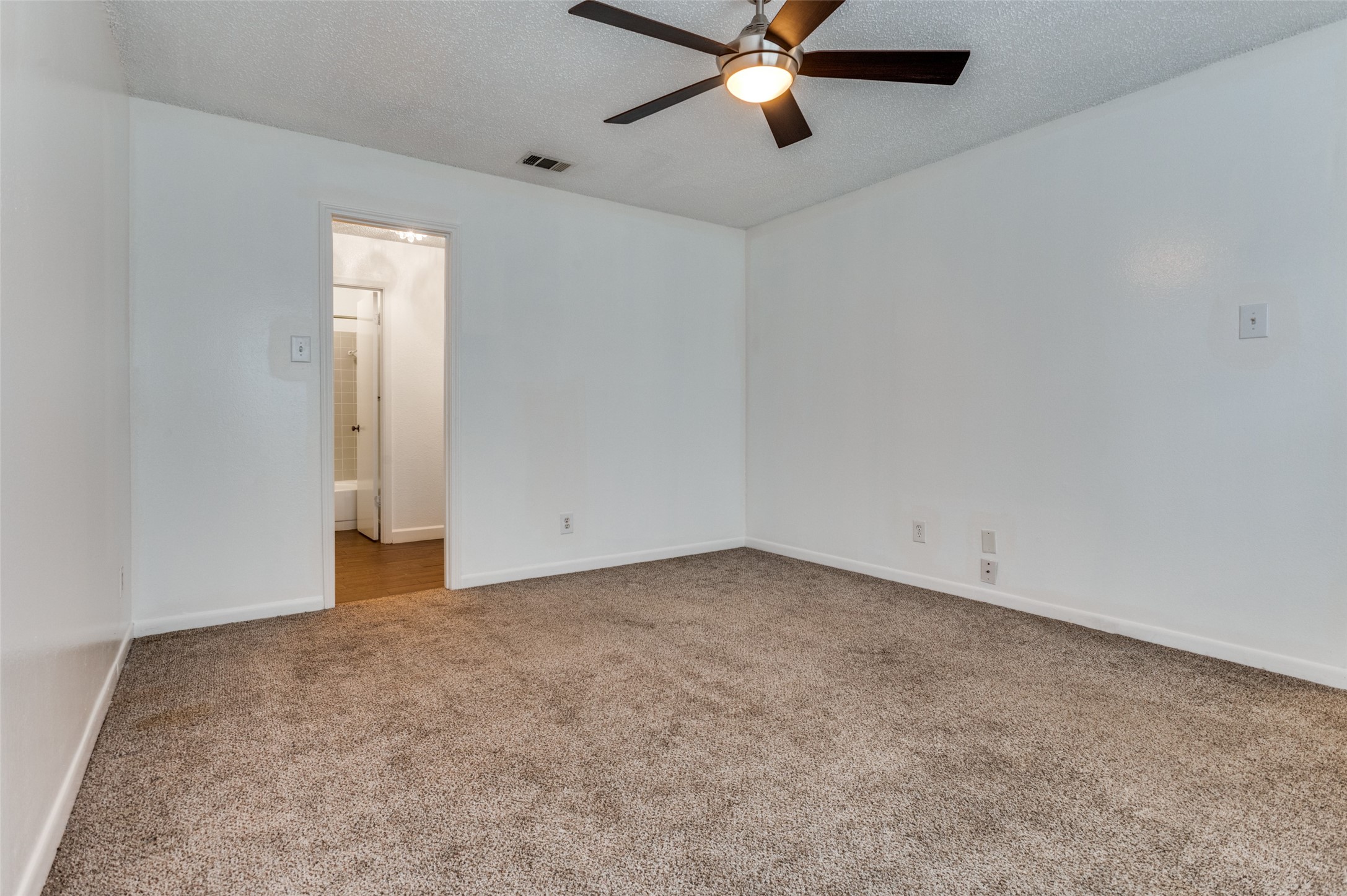 5981 Arapaho Road Dallas TX 75248