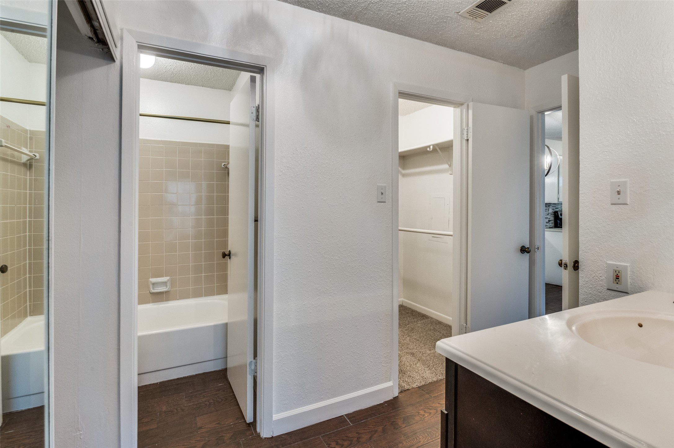 5981 Arapaho Road Dallas TX 75248
