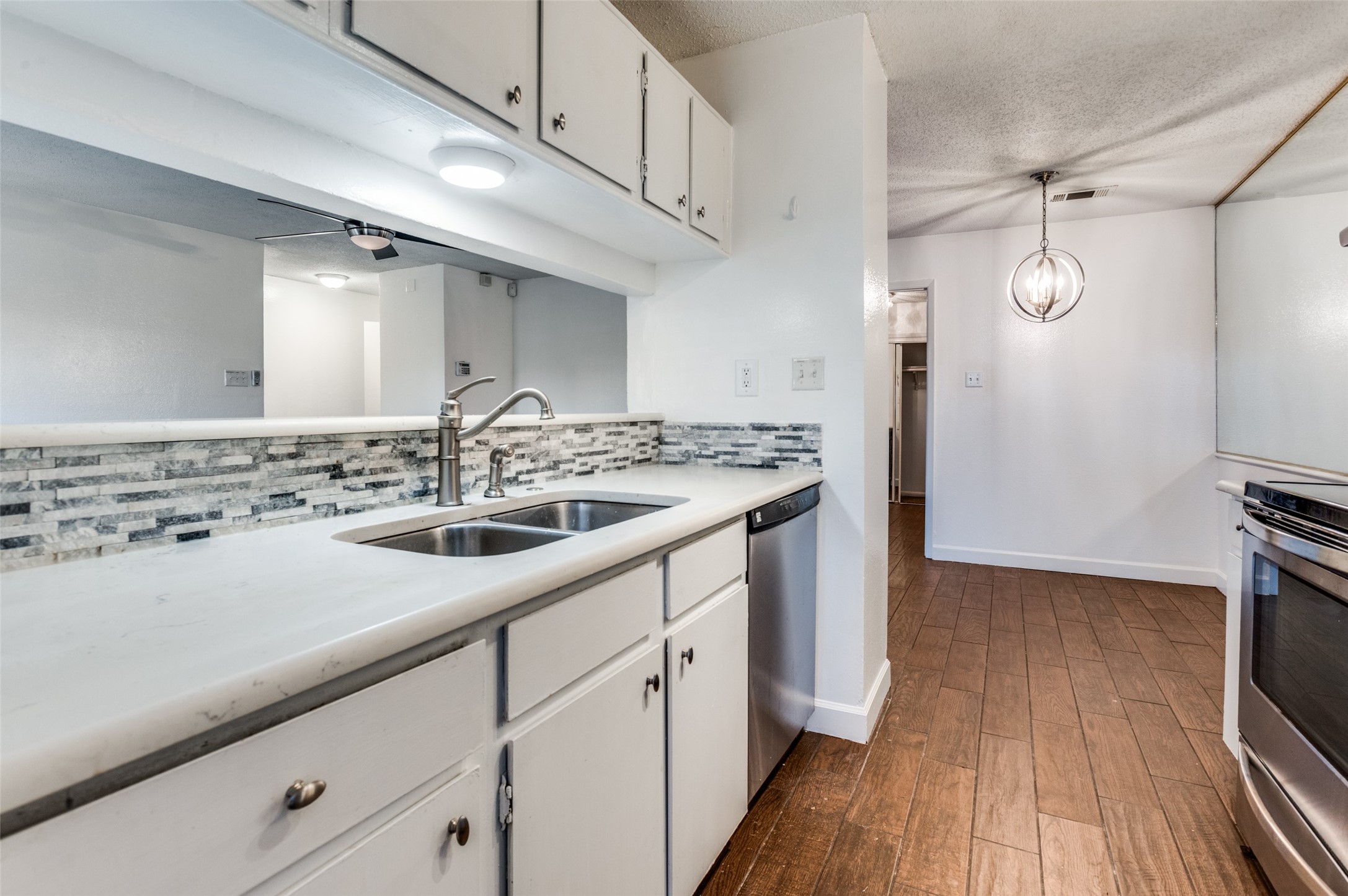 5981 Arapaho Road Dallas TX 75248