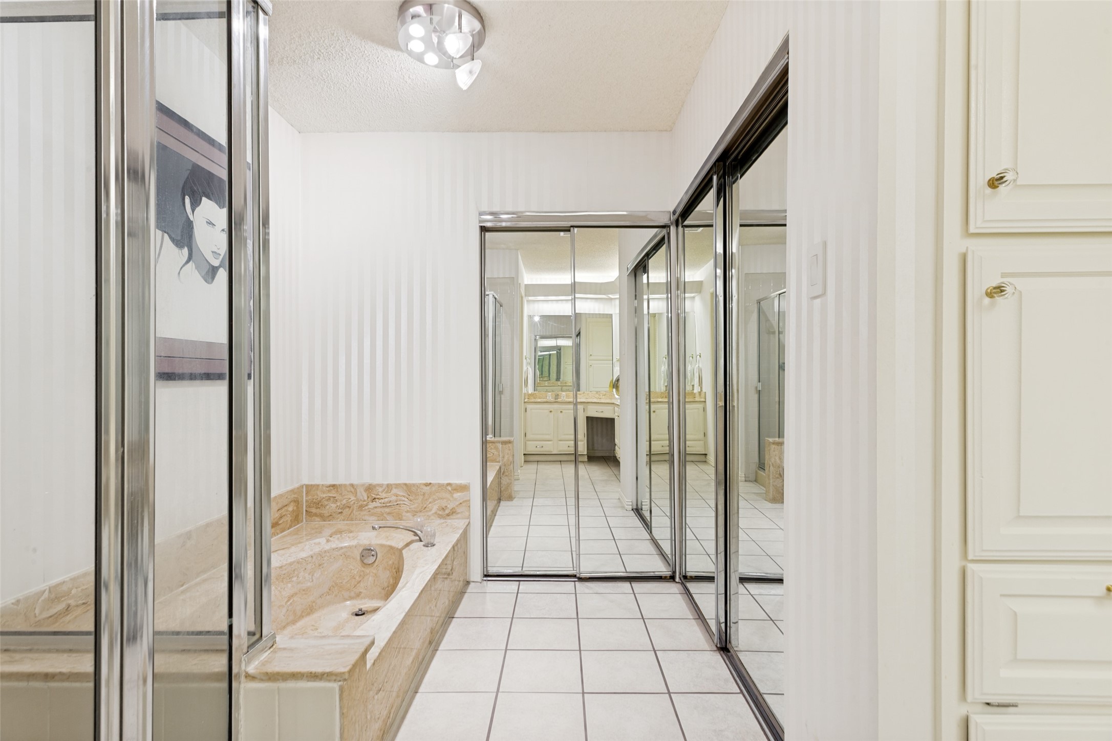 2100 Friendly Drive Arlington TX 76011