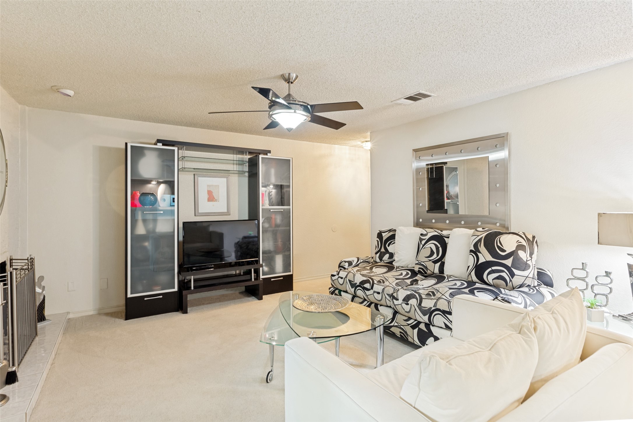 2100 Friendly Drive Arlington TX 76011