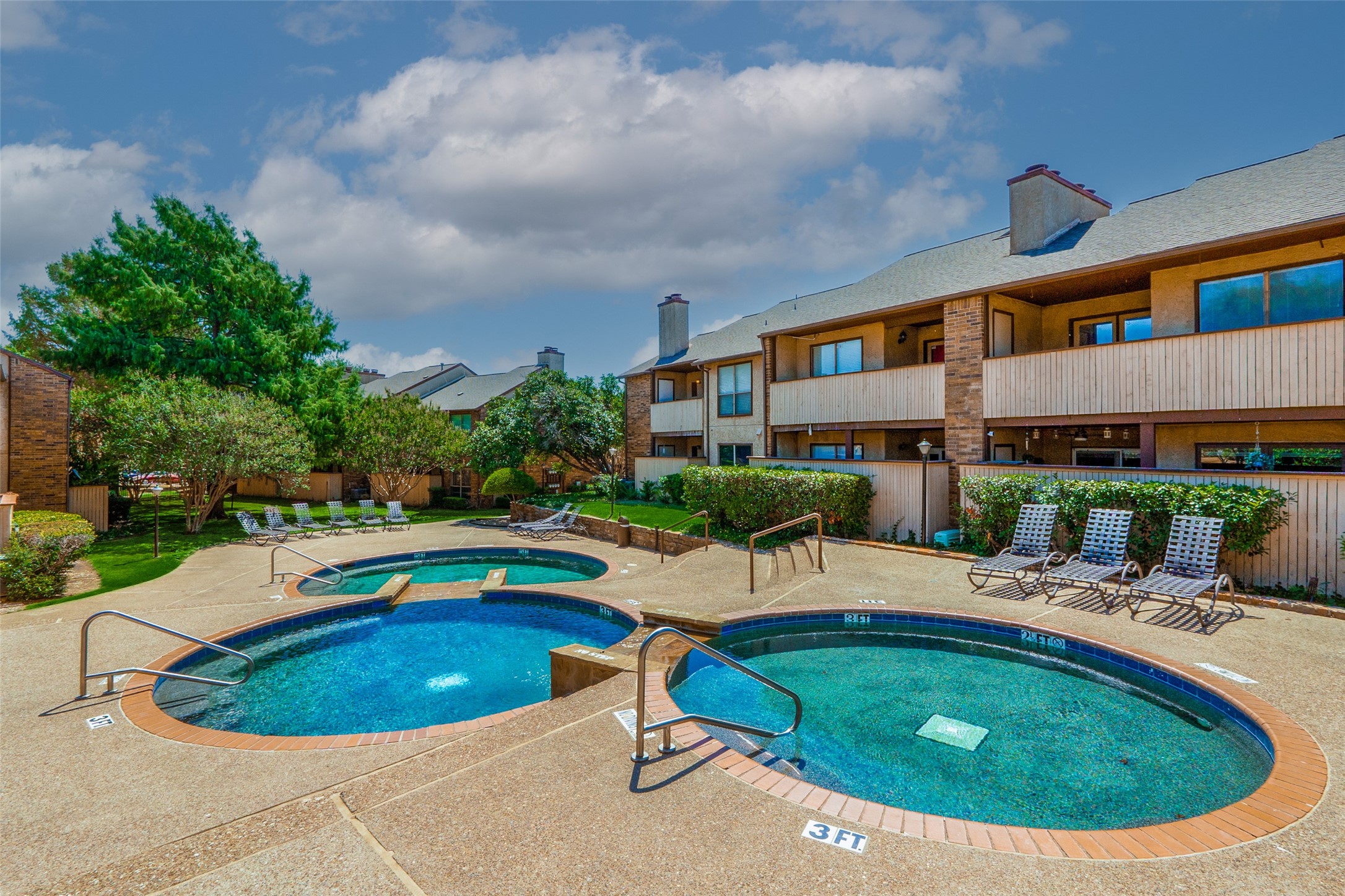 2100 Friendly Drive Arlington TX 76011