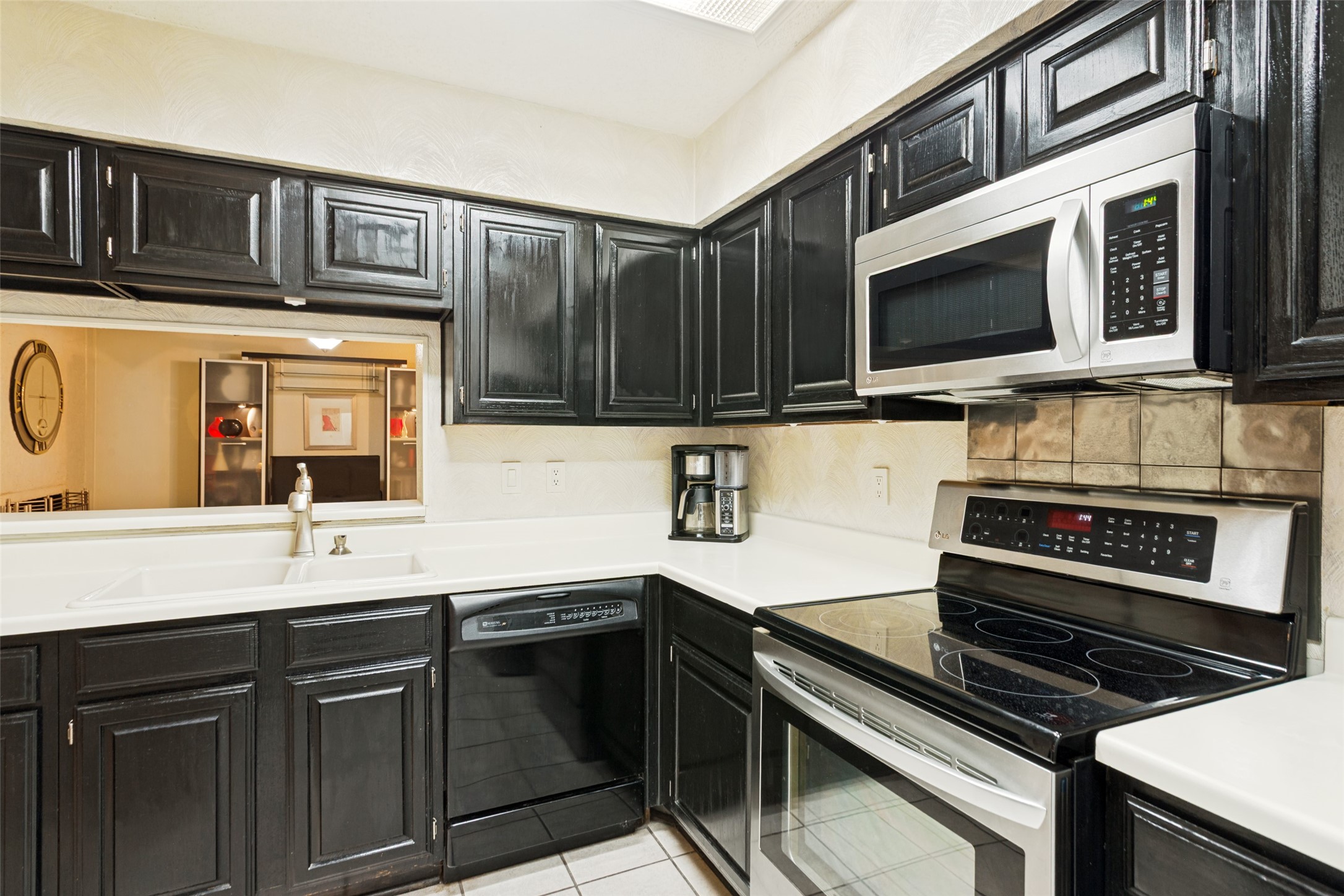 2100 Friendly Drive Arlington TX 76011