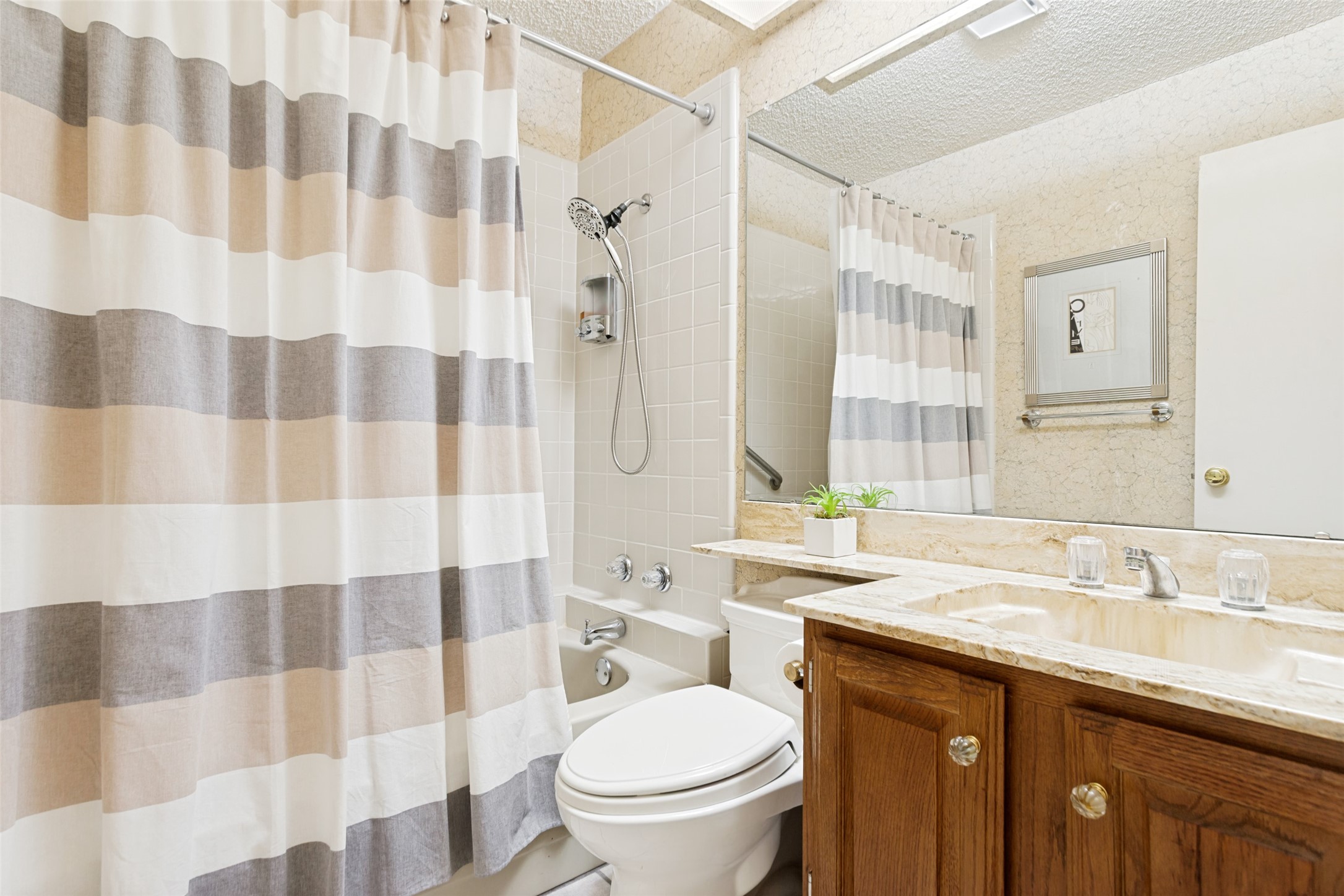 2100 Friendly Drive Arlington TX 76011