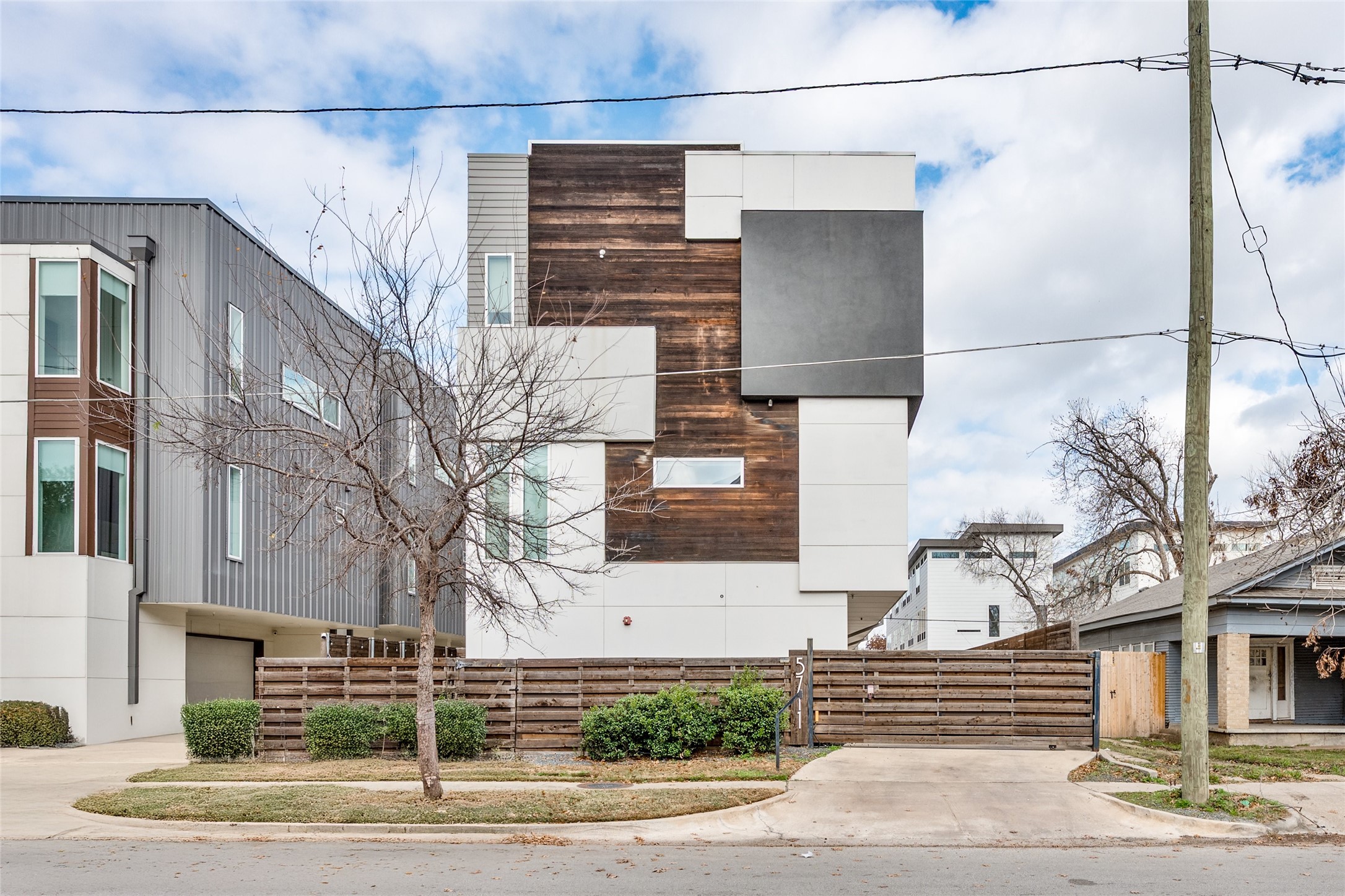 5711 Bryan Parkway Dallas TX 75206