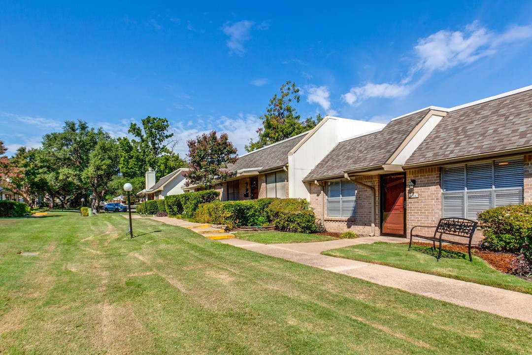 13842 Methuen Green Lane Dallas TX 75240