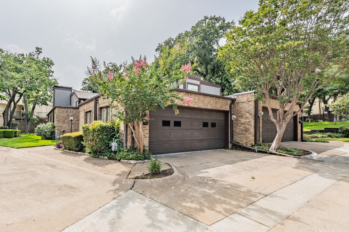 2821 Fairway Park Street Grand Prairie TX 75050