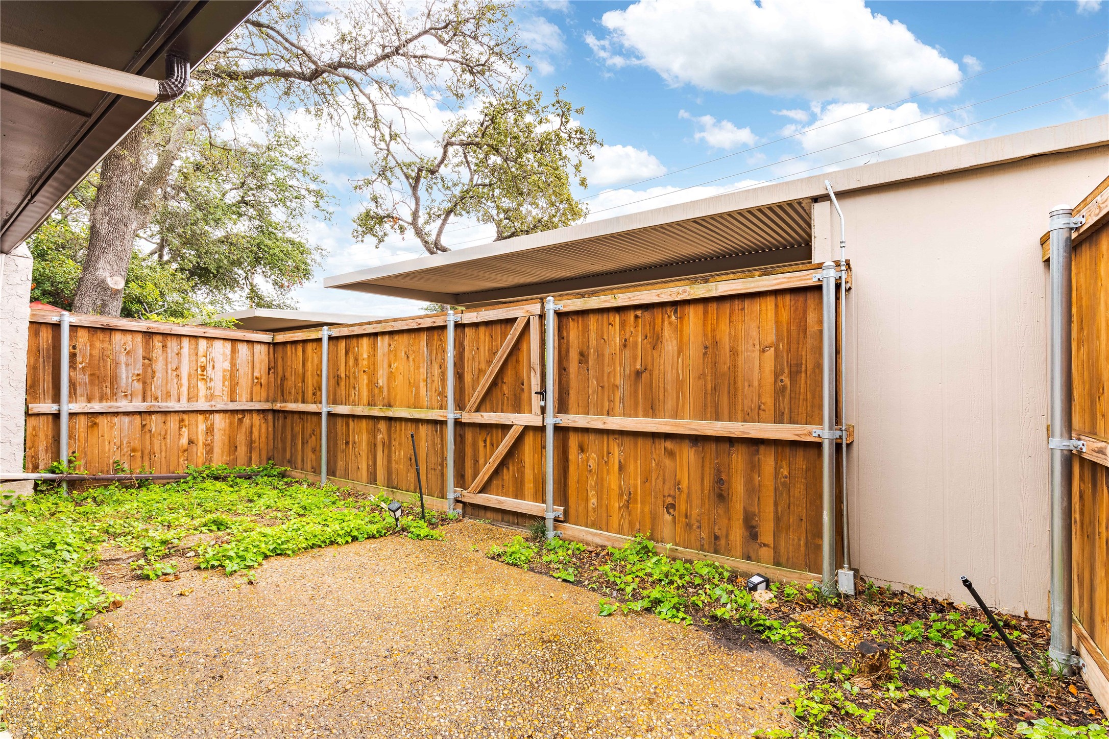 9142 Emberglow Lane Dallas TX 75243