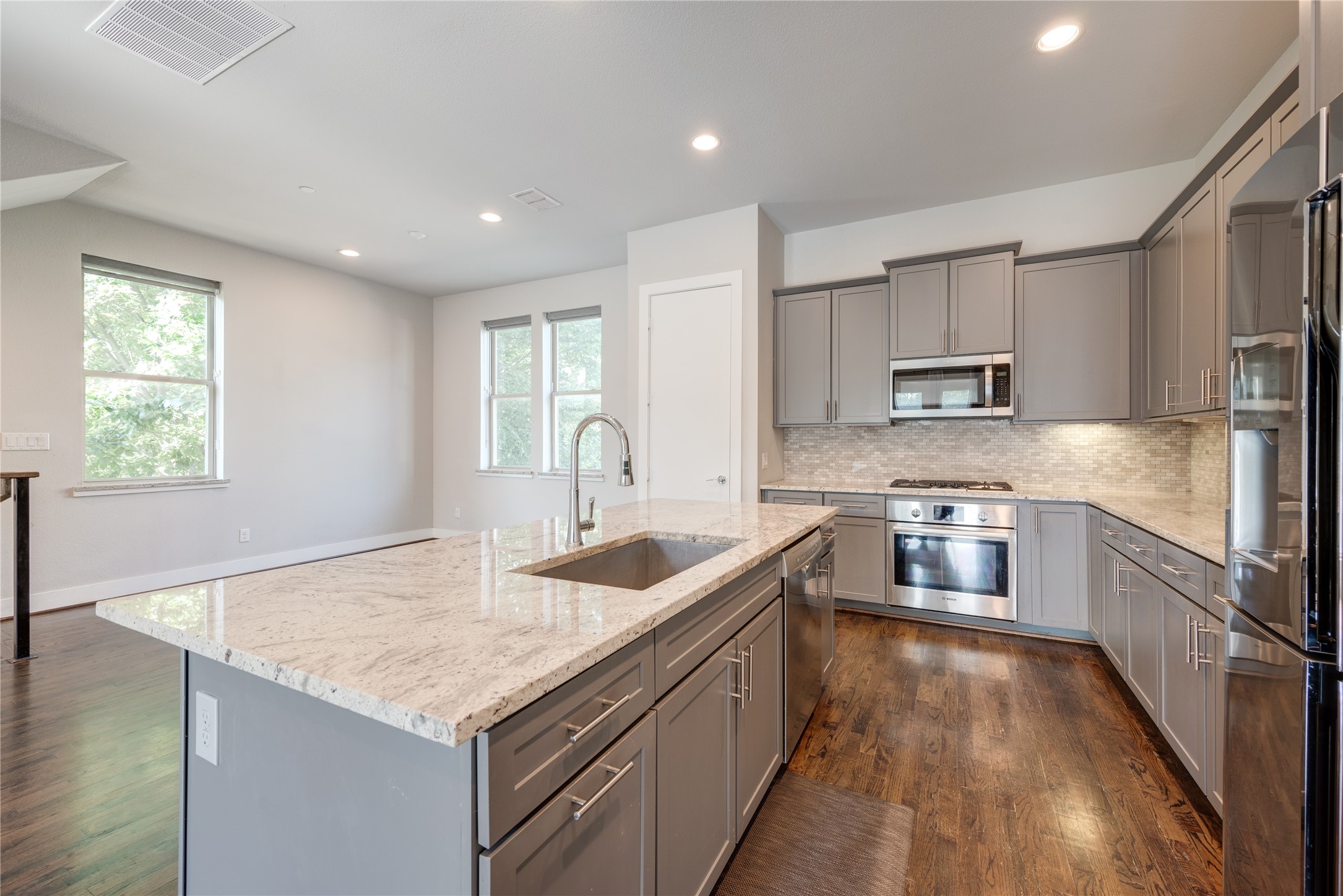 4211 Rawlins Street Dallas TX 75219