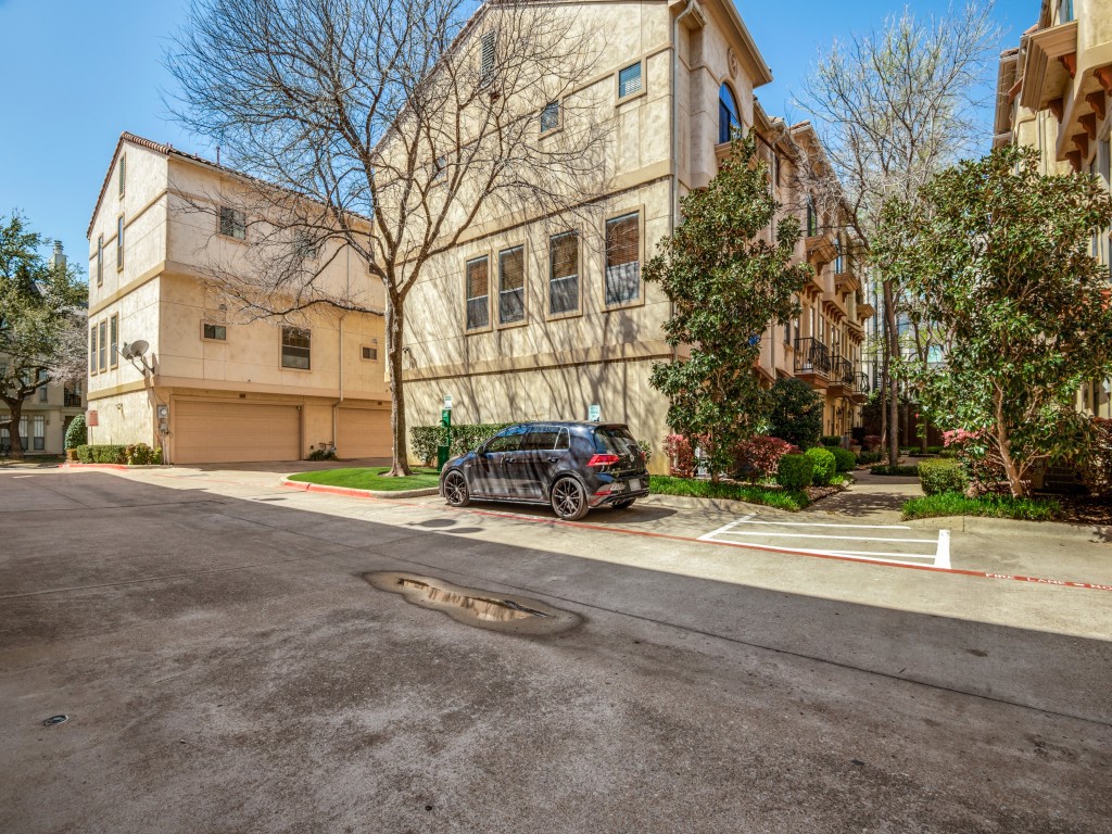 1018 Pavillion Street Dallas TX 75204