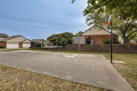 1106 Woburn Drive Garland TX 75043