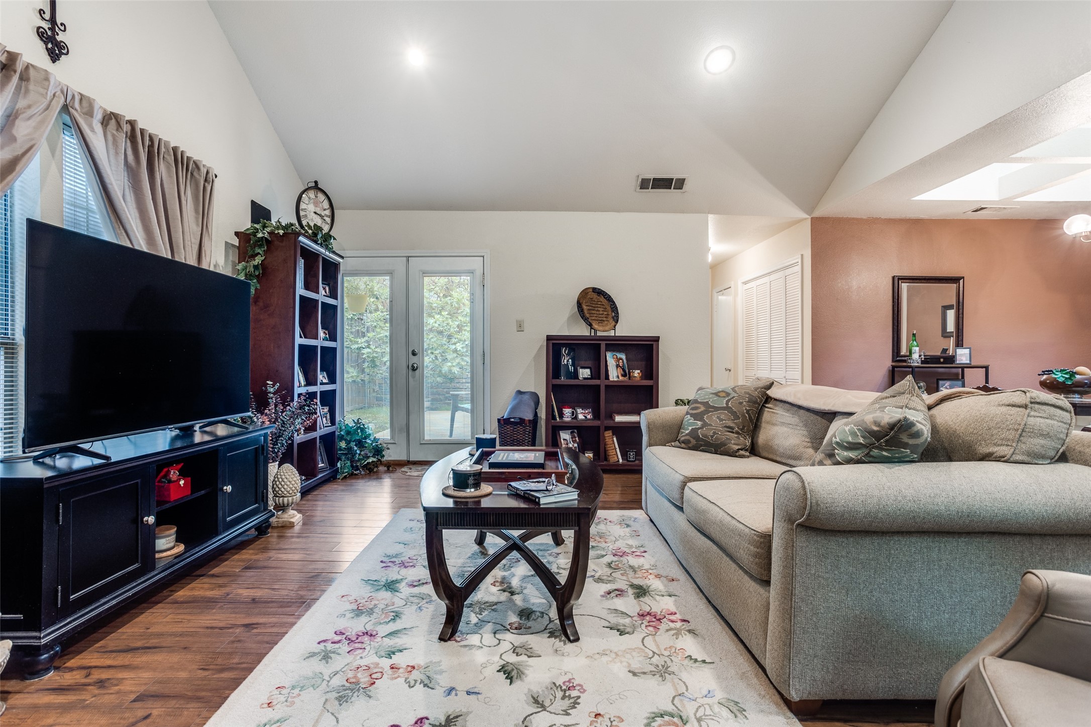 1106 Woburn Drive Garland TX 75043