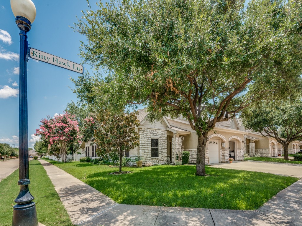 808 Kitty Hawk Lane Grand Prairie TX 75051