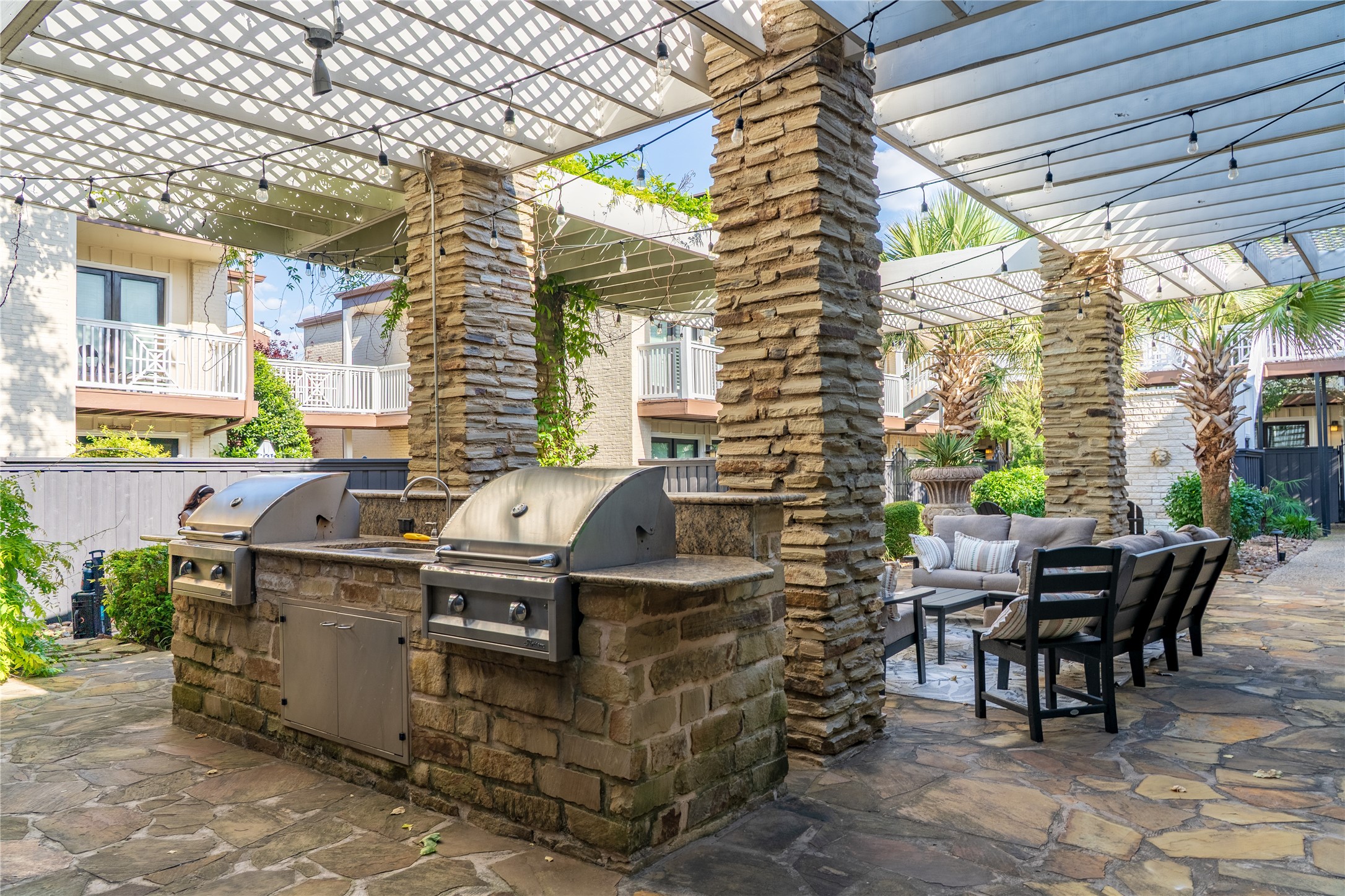 5910 Sandhurst Lane Dallas TX 75206