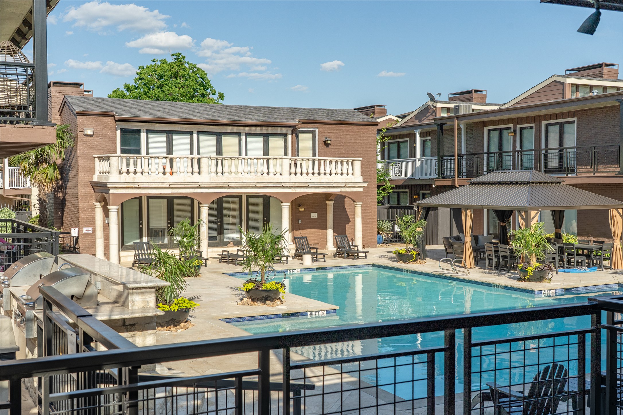 5910 Sandhurst Lane Dallas TX 75206