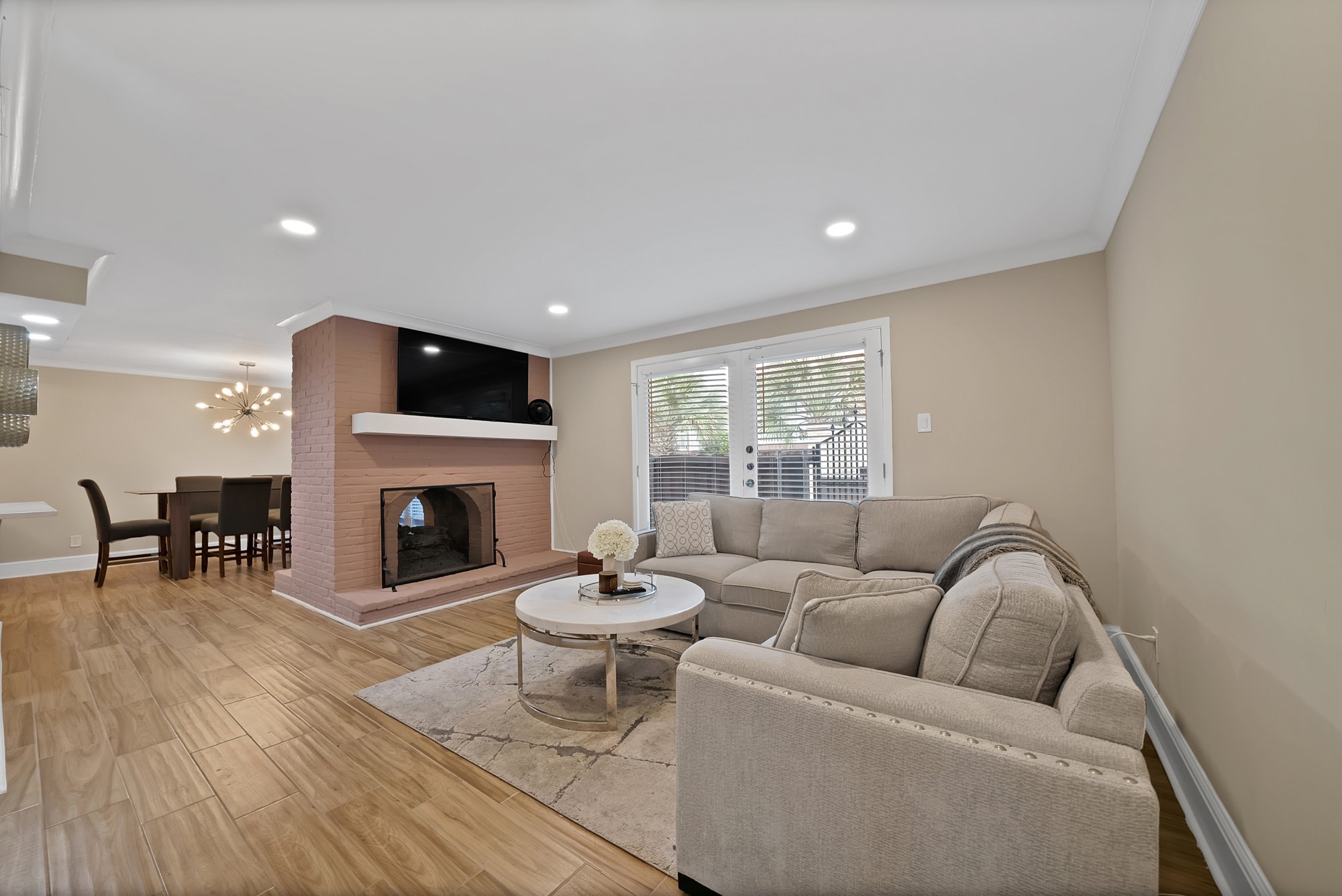 5904 Sandhurst Lane Dallas TX 75206