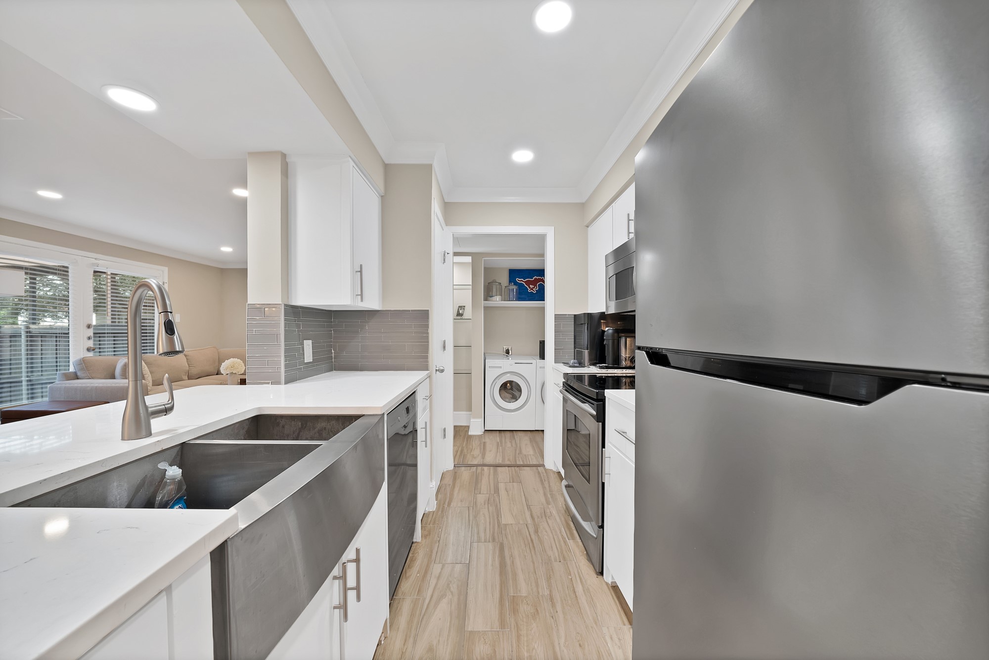 5904 Sandhurst Lane Dallas TX 75206