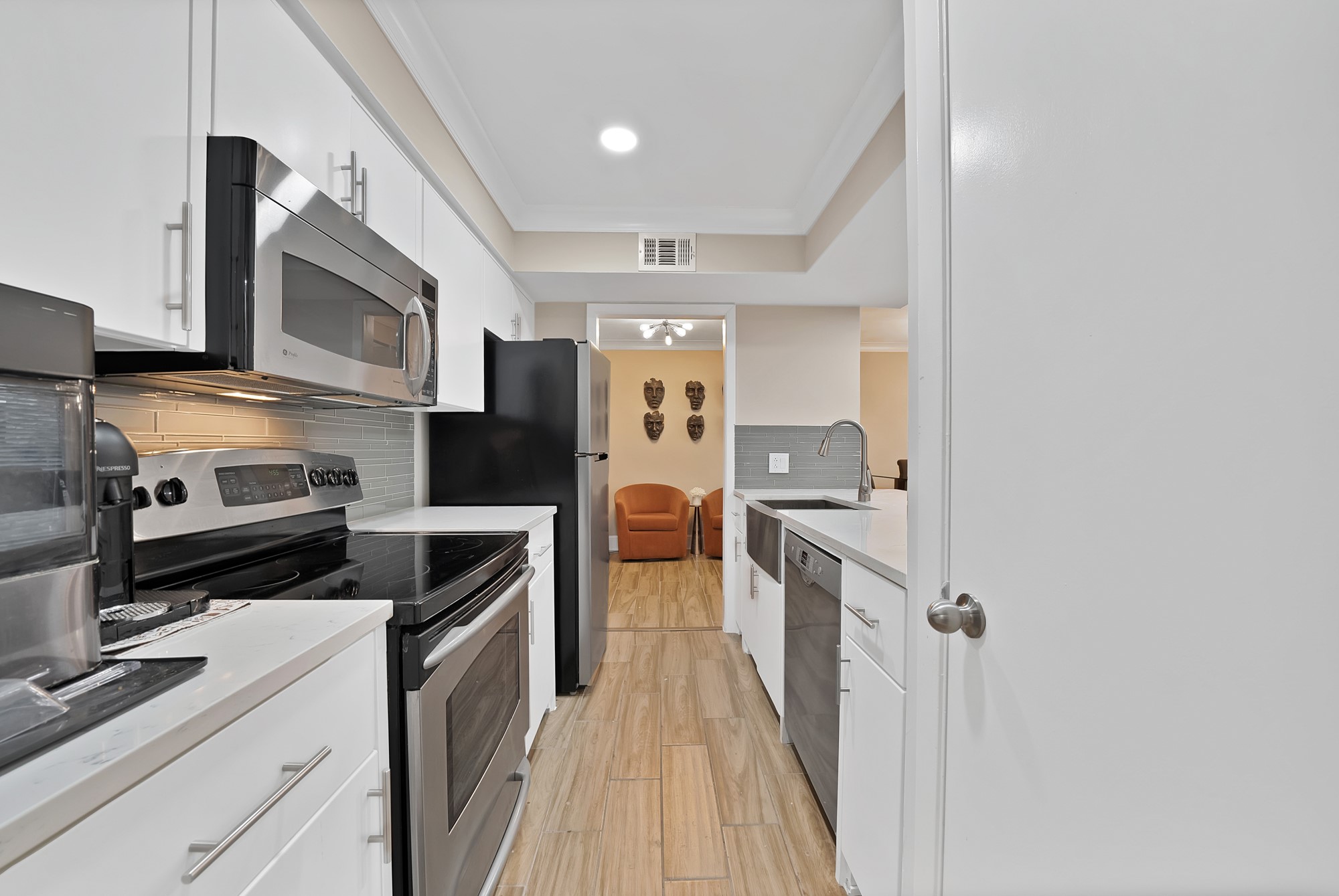 5904 Sandhurst Lane Dallas TX 75206
