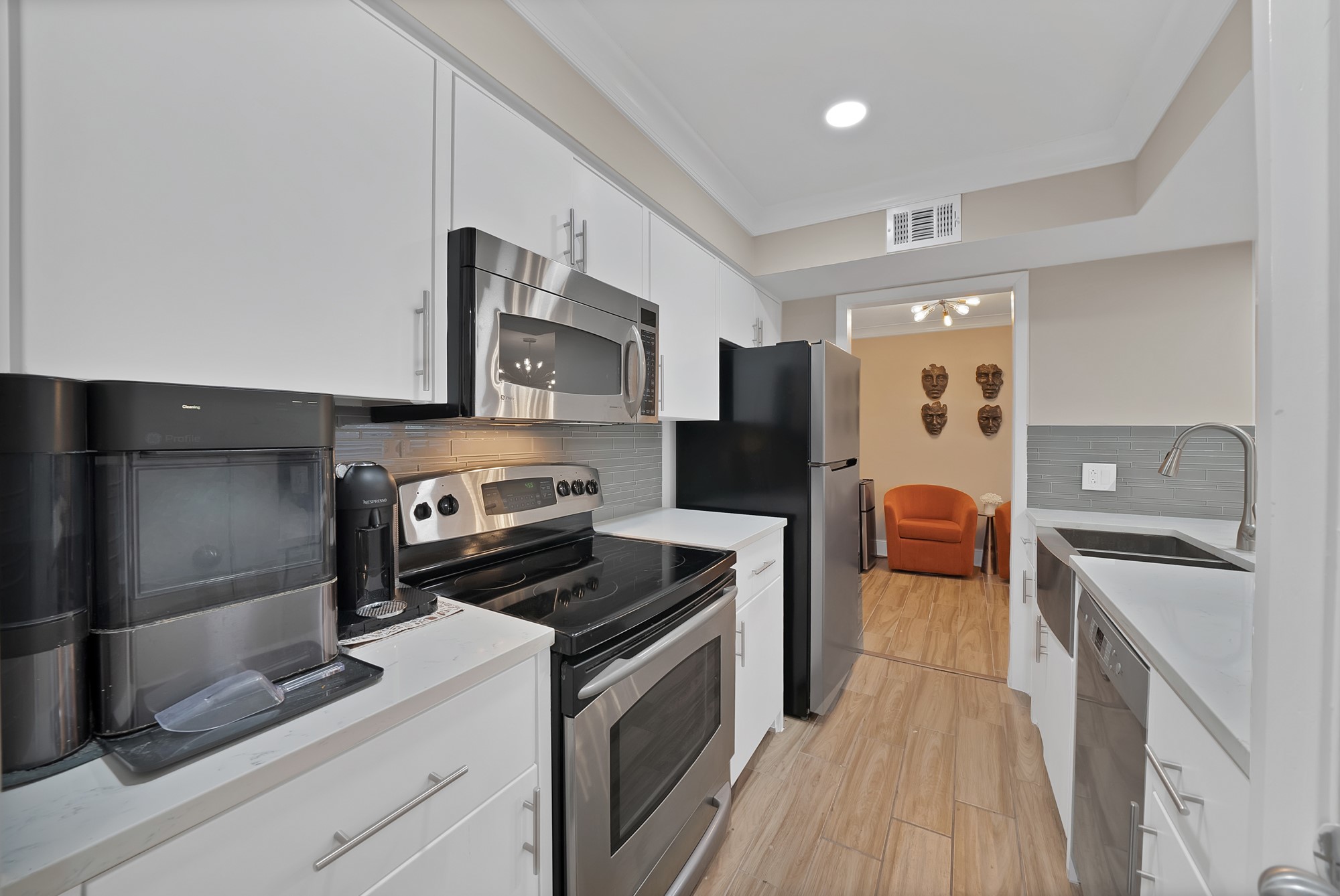 5904 Sandhurst Lane Dallas TX 75206