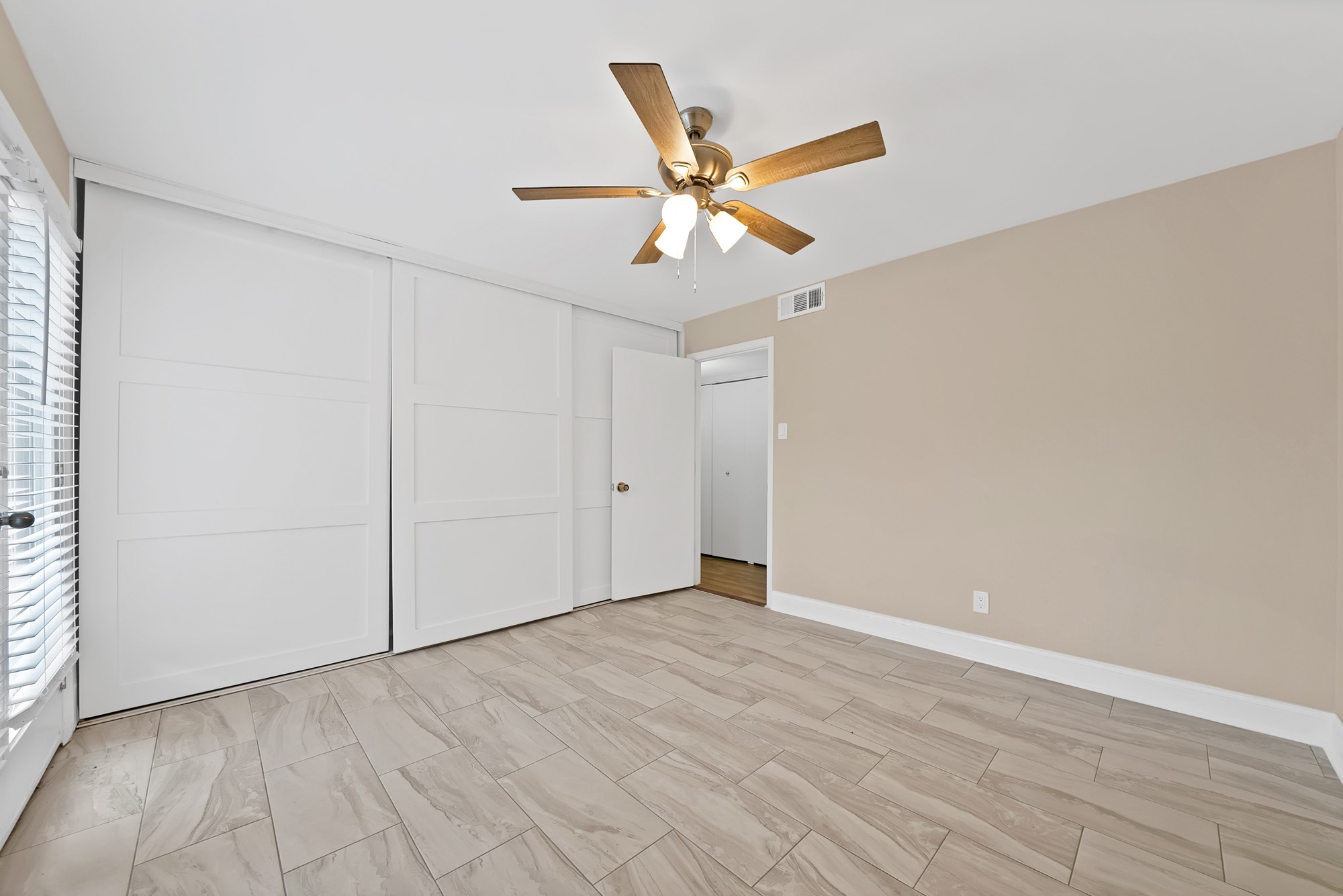 5904 Sandhurst Lane Dallas TX 75206