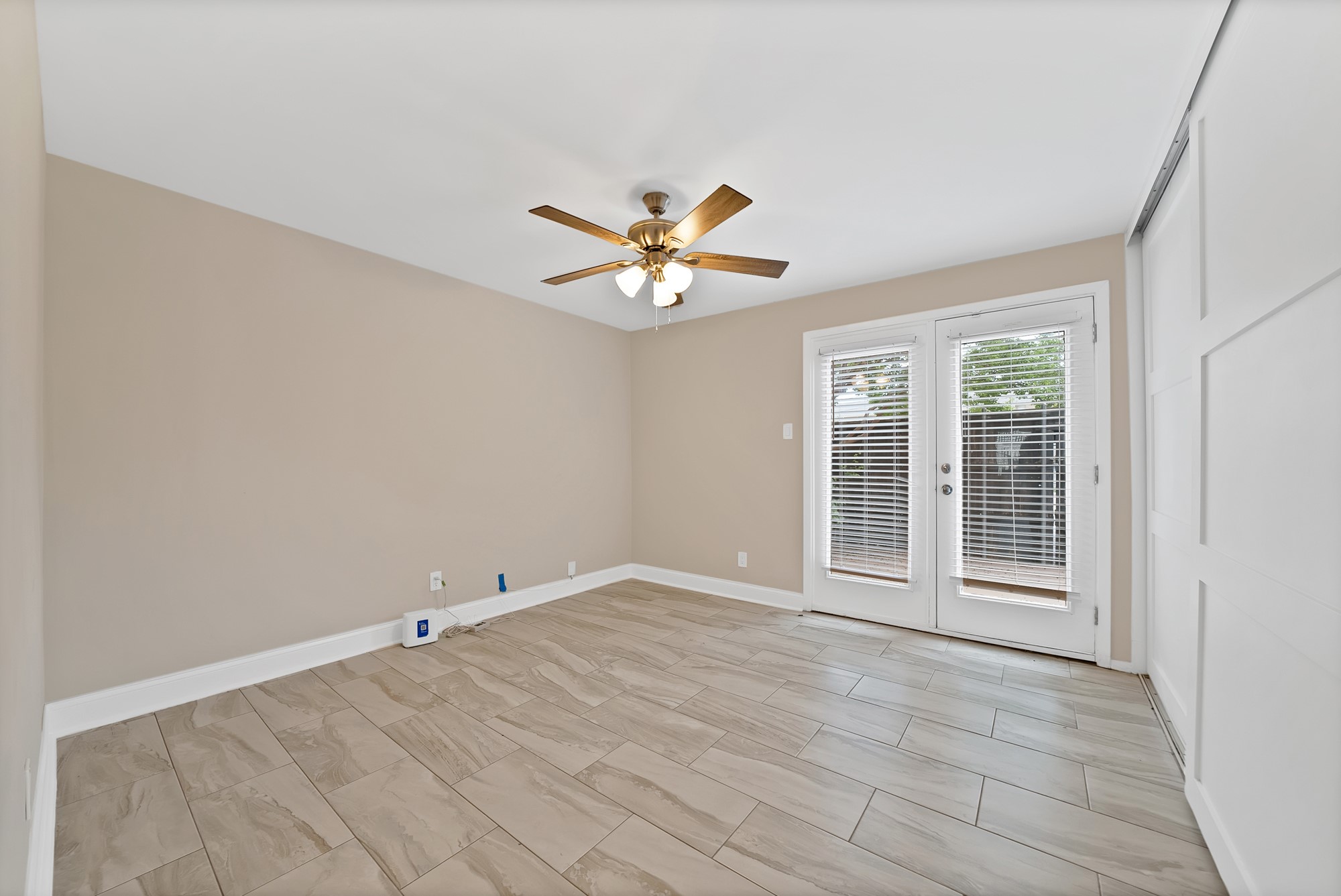 5904 Sandhurst Lane Dallas TX 75206