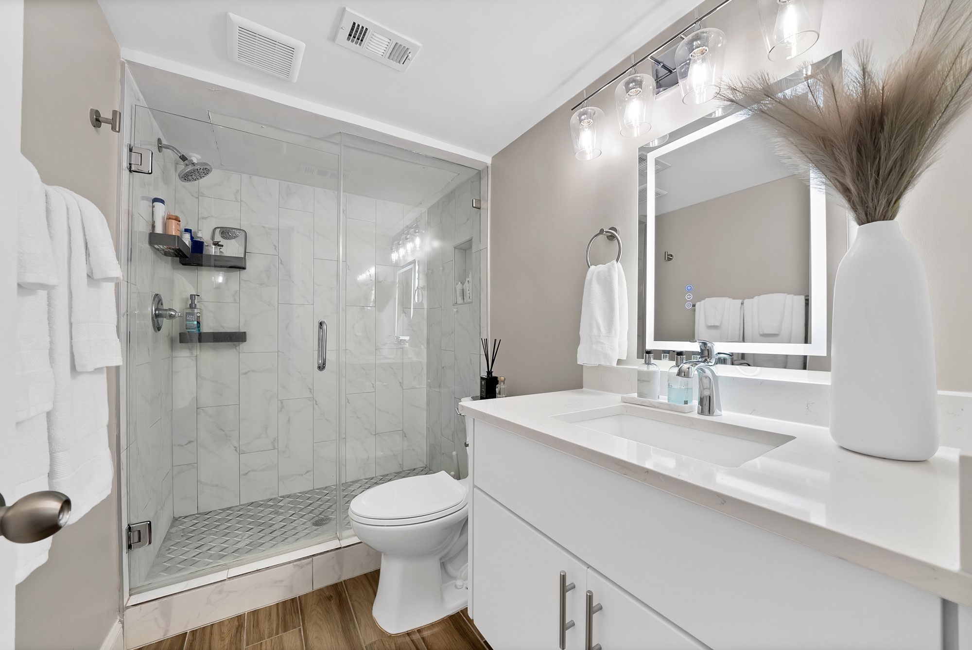 5904 Sandhurst Lane Dallas TX 75206