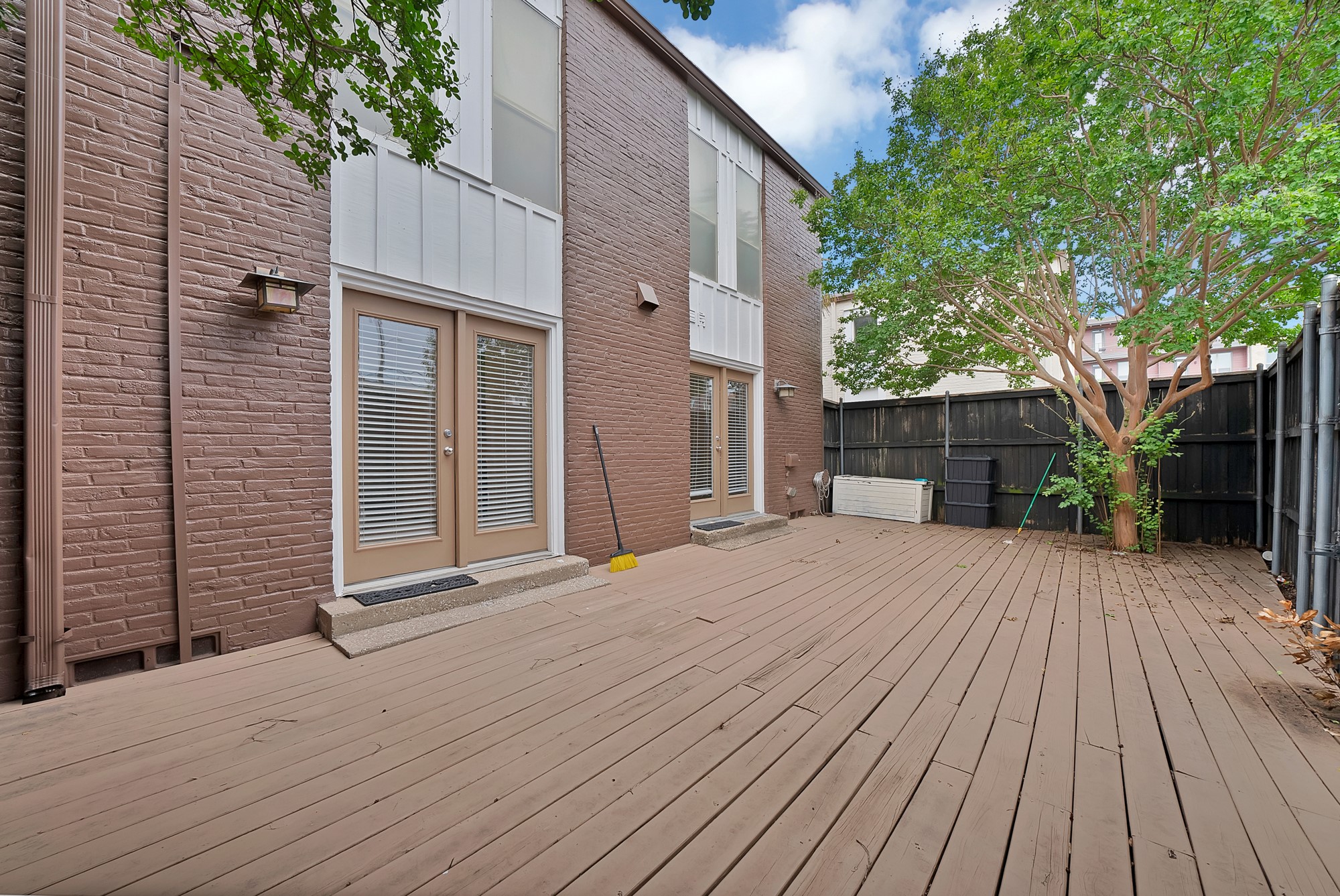 5904 Sandhurst Lane Dallas TX 75206