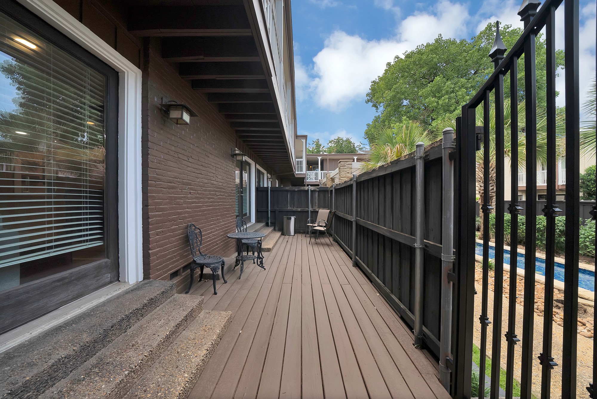 5904 Sandhurst Lane Dallas TX 75206