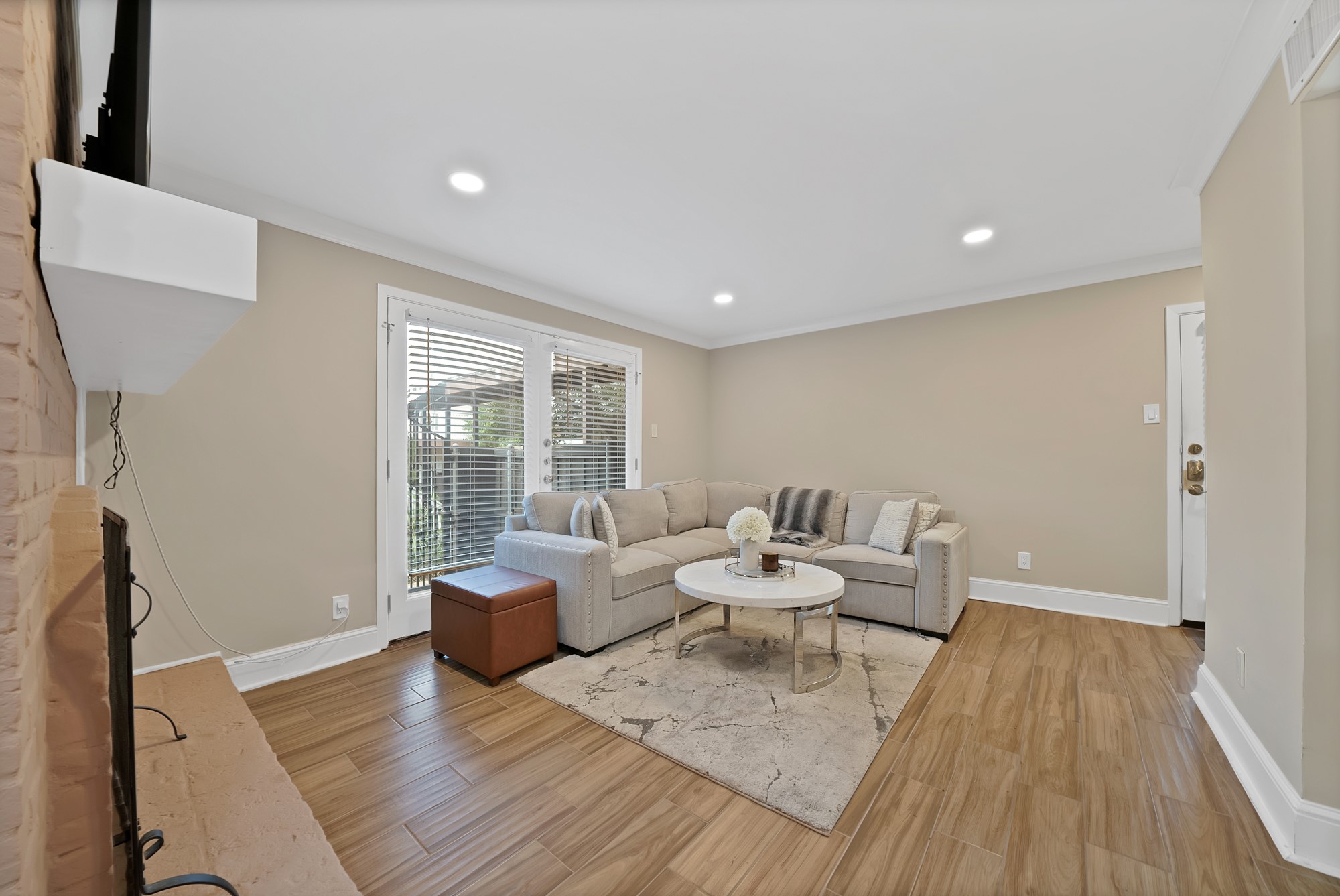 5904 Sandhurst Lane Dallas TX 75206