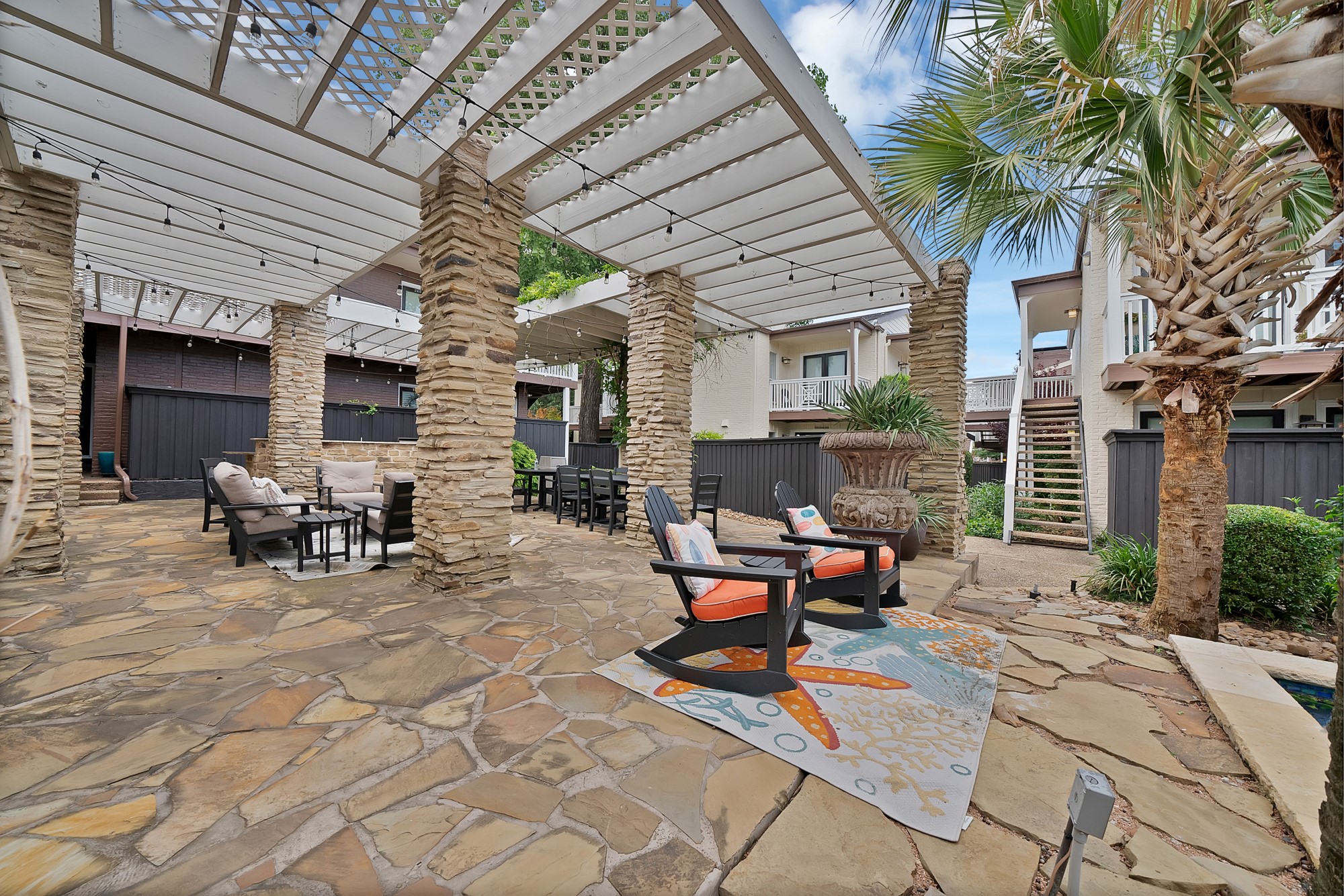5904 Sandhurst Lane Dallas TX 75206
