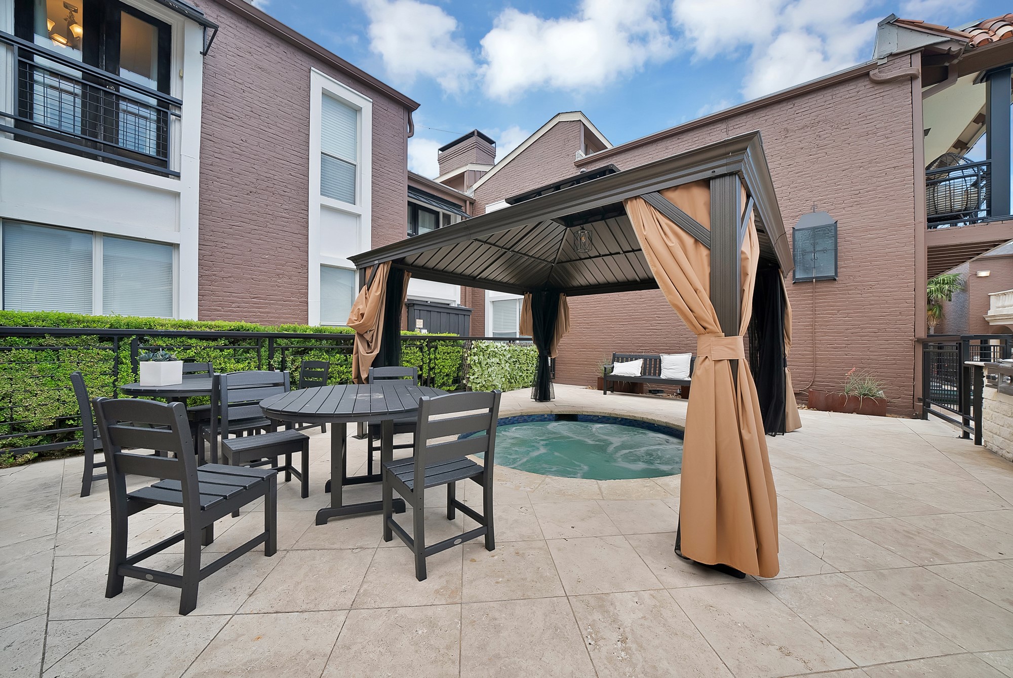 5904 Sandhurst Lane Dallas TX 75206