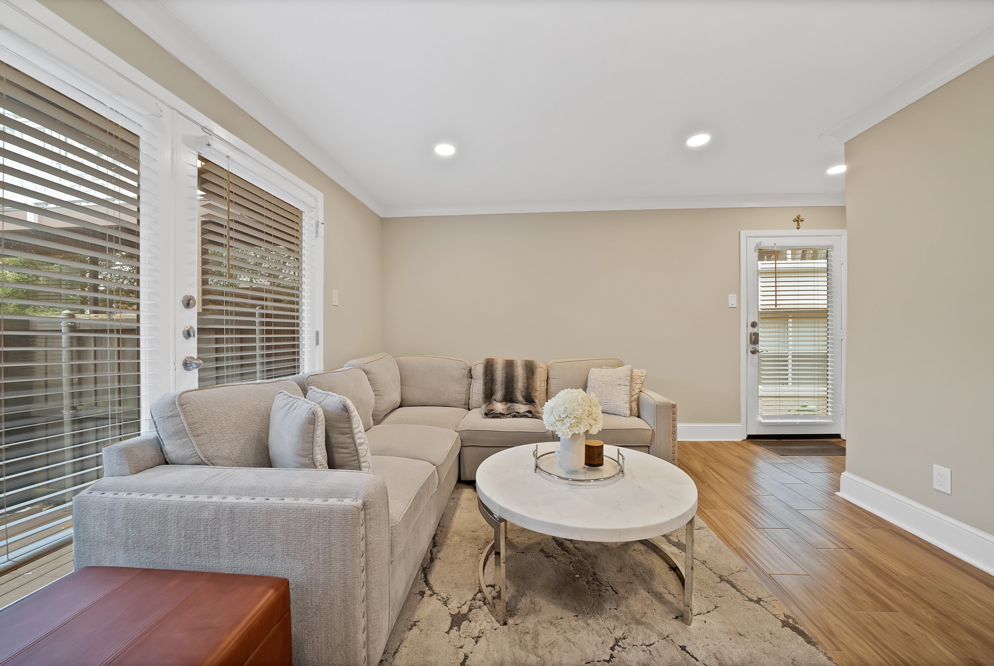 5904 Sandhurst Lane Dallas TX 75206