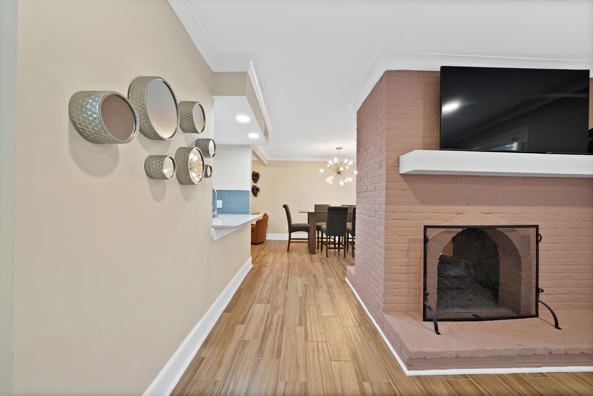 5904 Sandhurst Lane Dallas TX 75206