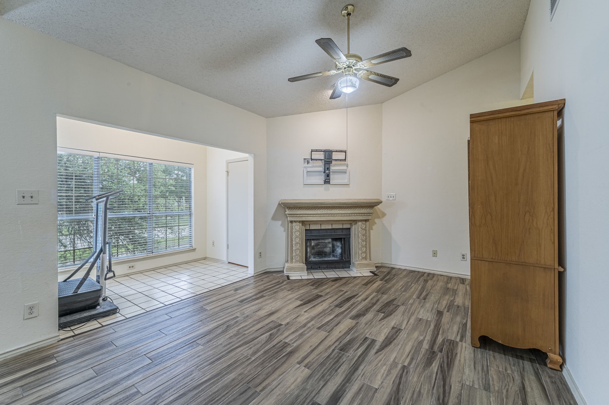 4101 Esters Road Irving TX 75038