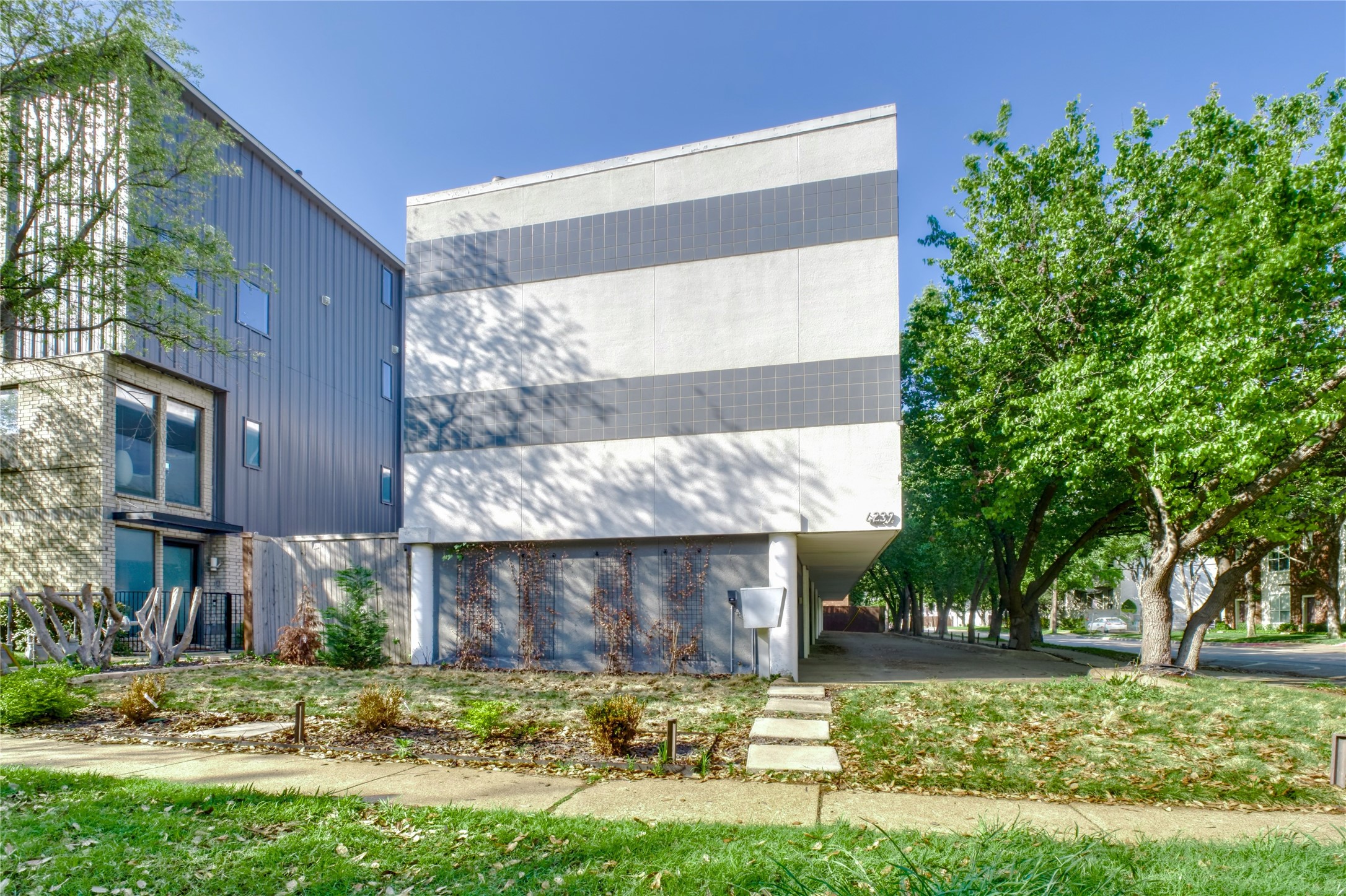 4239 Holland Avenue Dallas TX 75219
