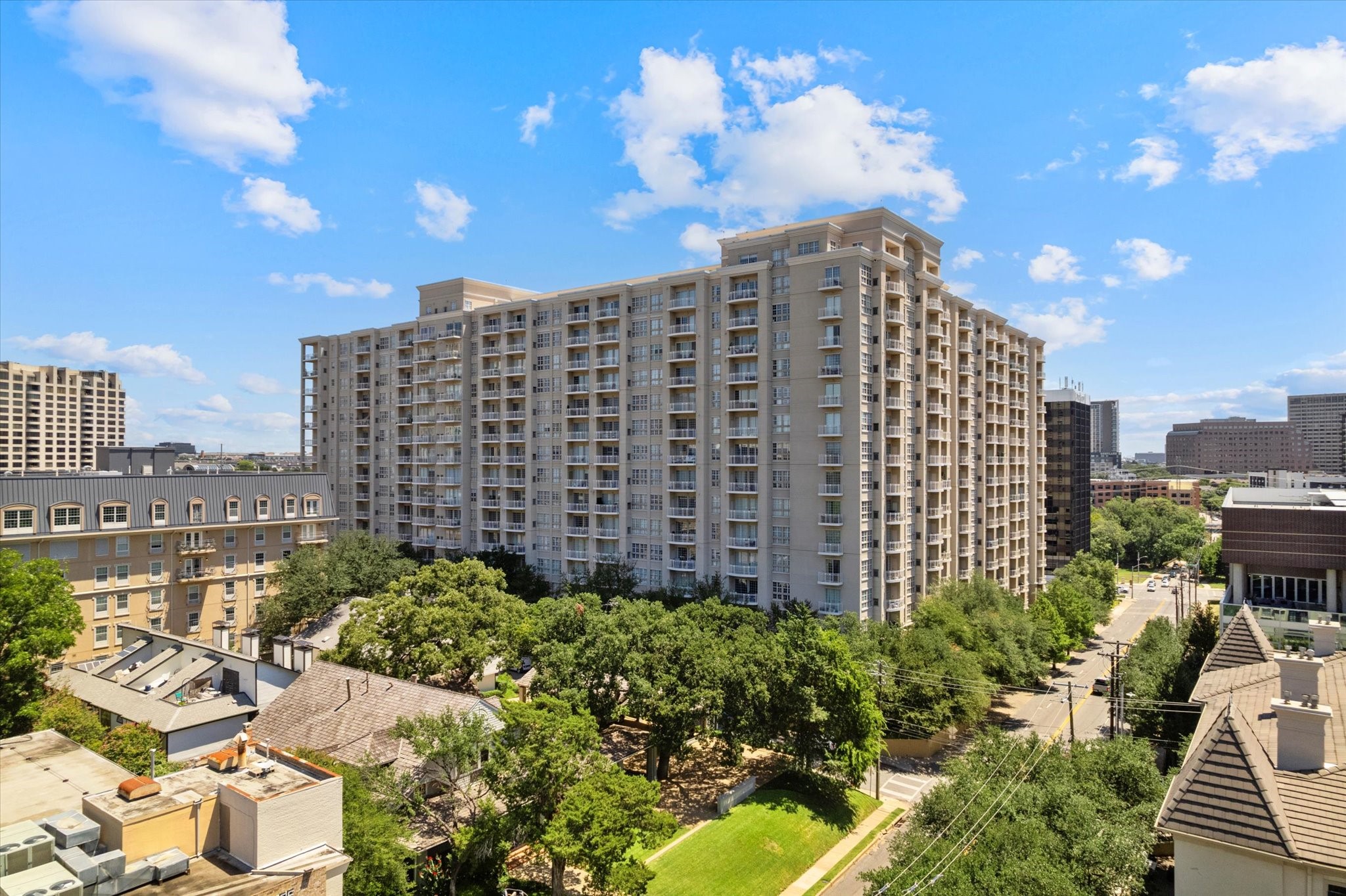 3225 Turtle Creek Boulevard Dallas TX 75219