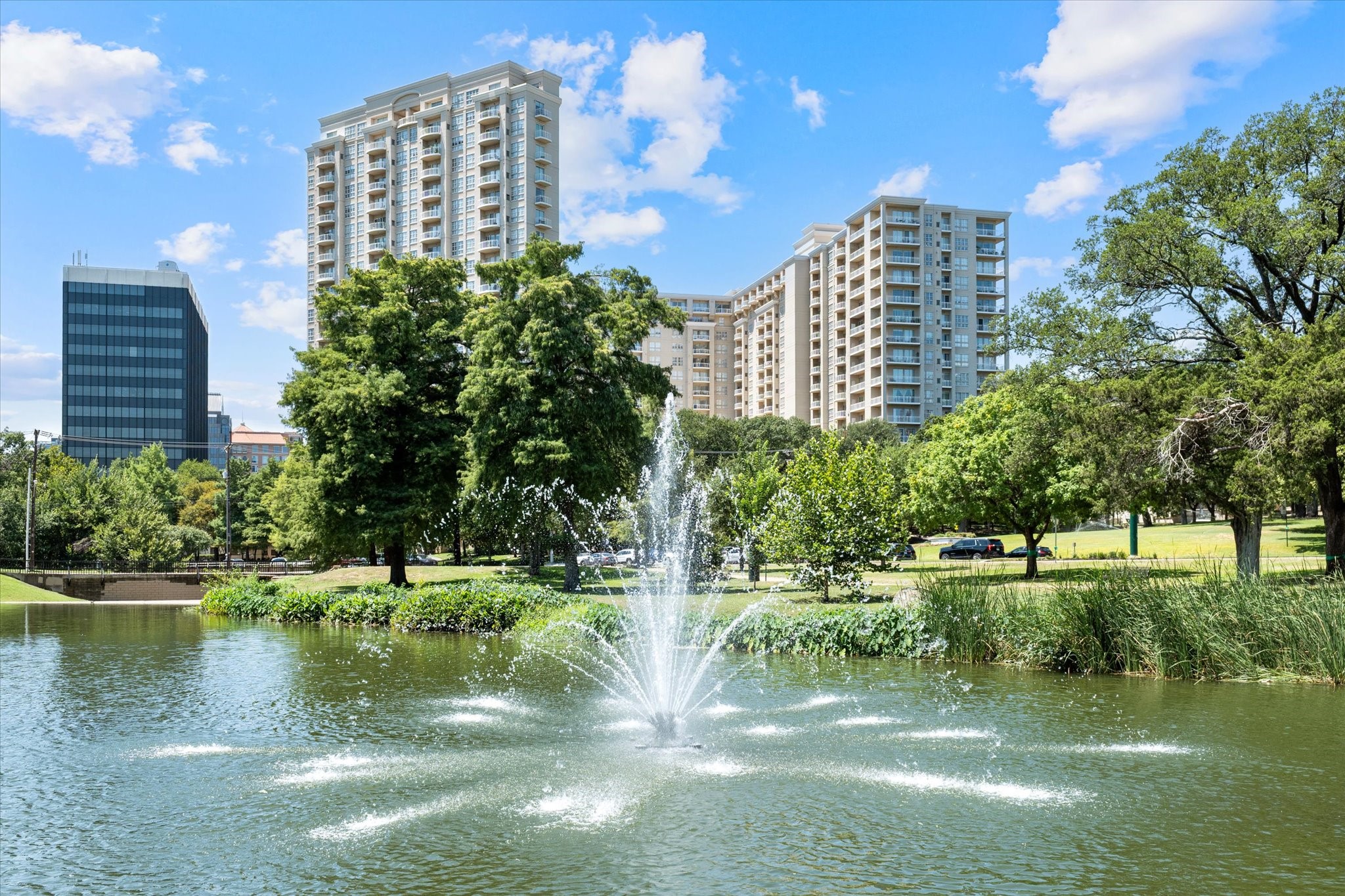 3225 Turtle Creek Boulevard Dallas TX 75219