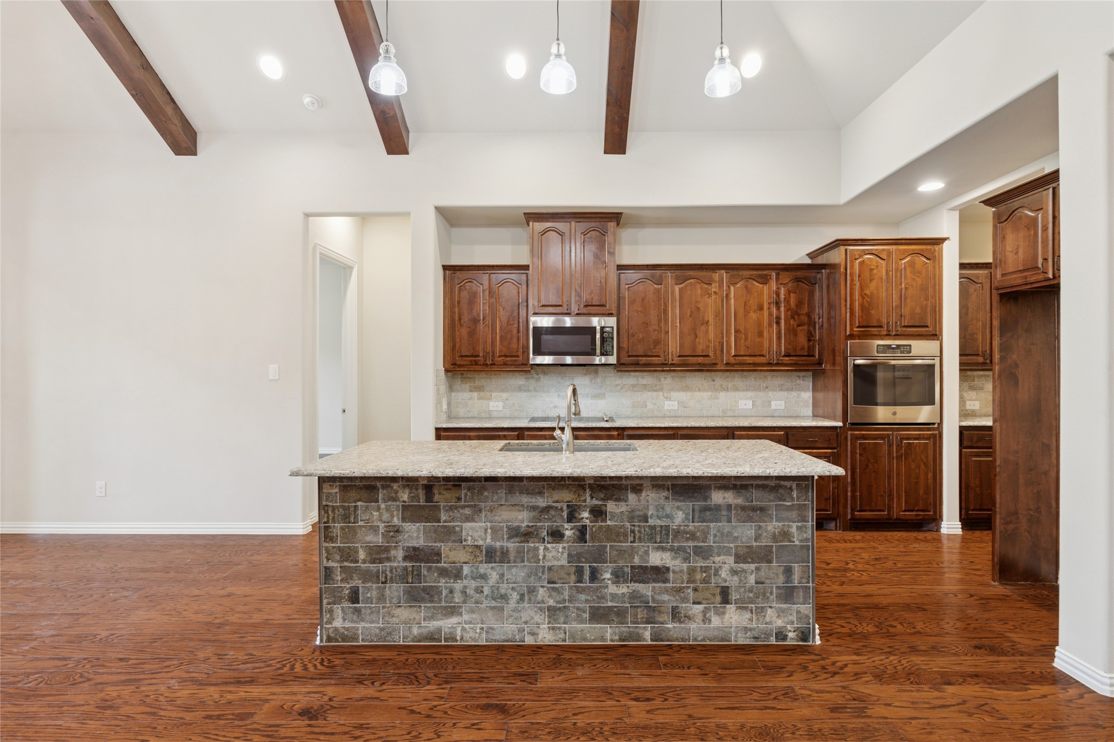2104 Ladera Way Mansfield TX 76063