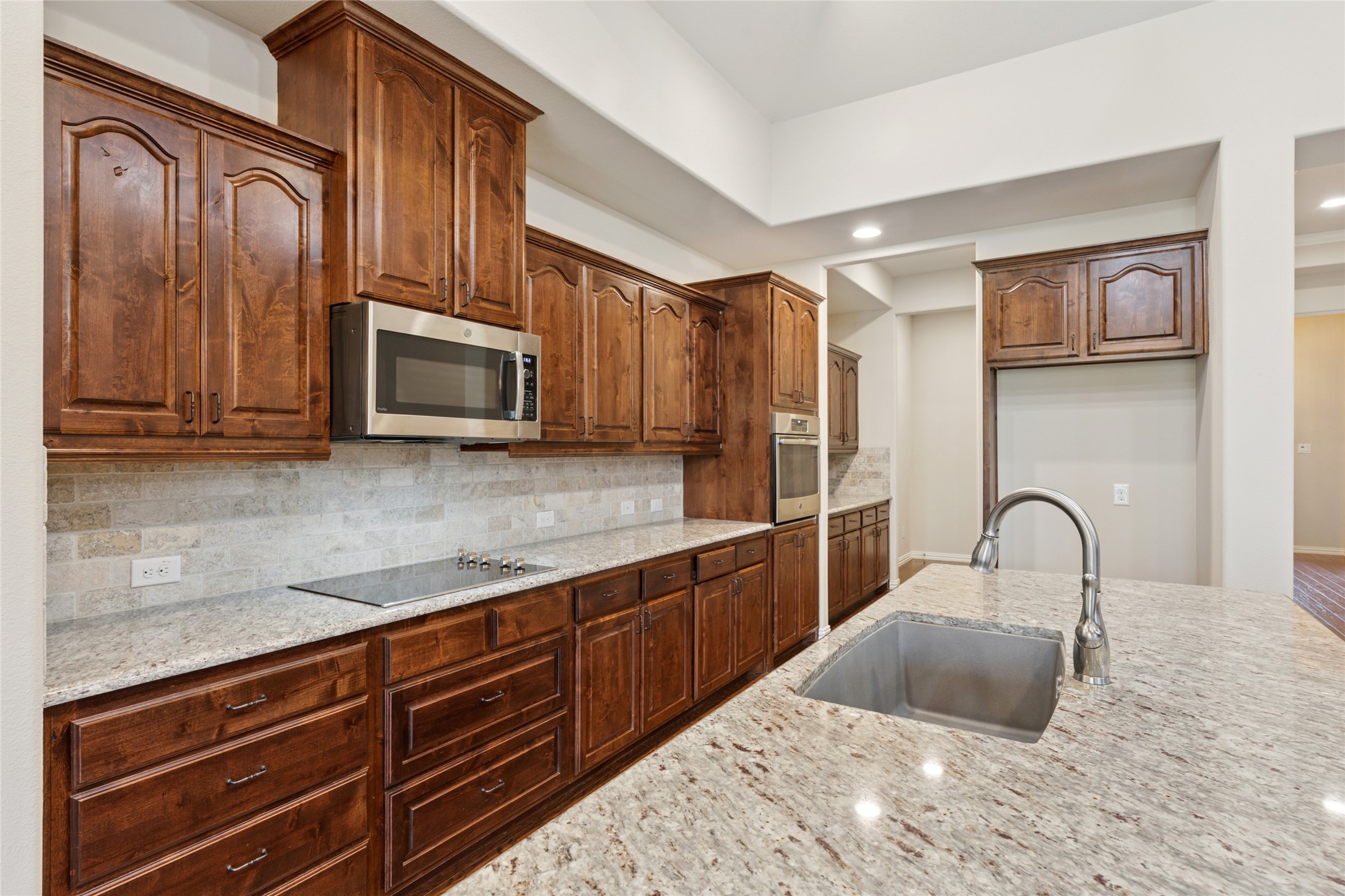 2104 Ladera Way Mansfield TX 76063