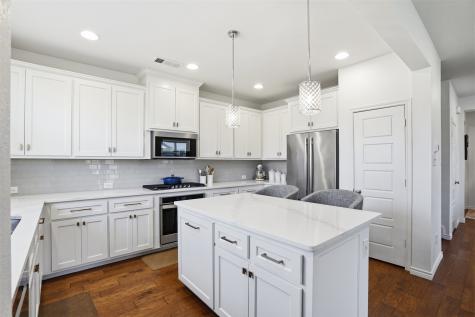 109 Crossroads Circle Westworth Village TX 76114