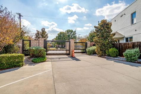 109 Crossroads Circle Westworth Village TX 76114
