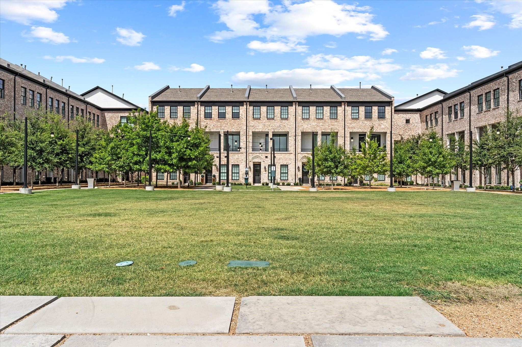 4070 Oak Circle Addison TX 75001