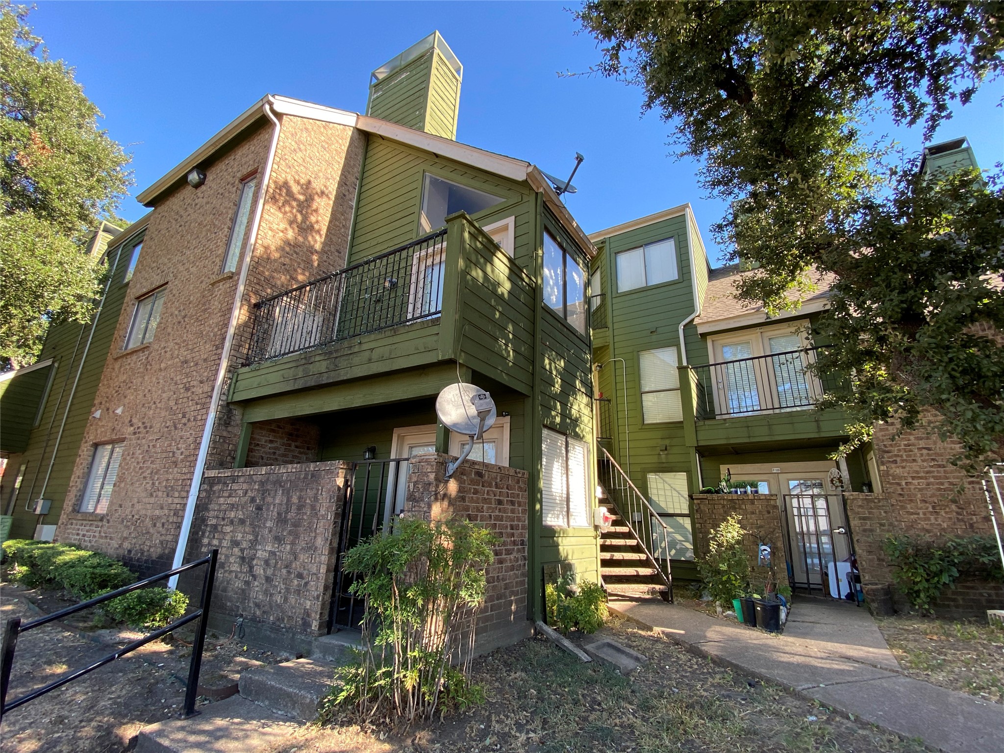 9831 Walnut Street Dallas TX 75243