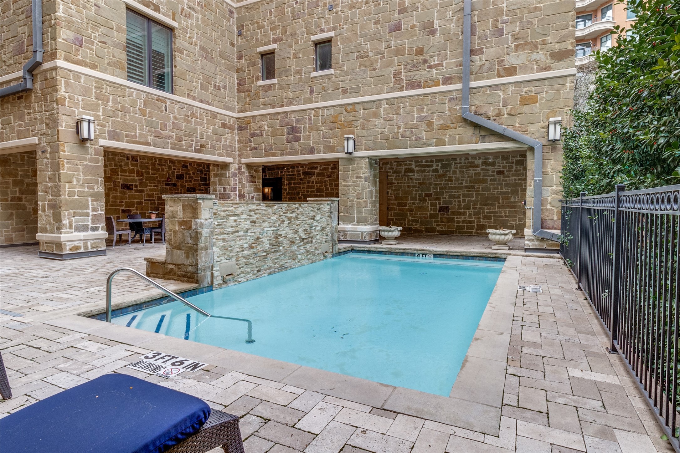 2811 Hood Street Dallas TX 75219