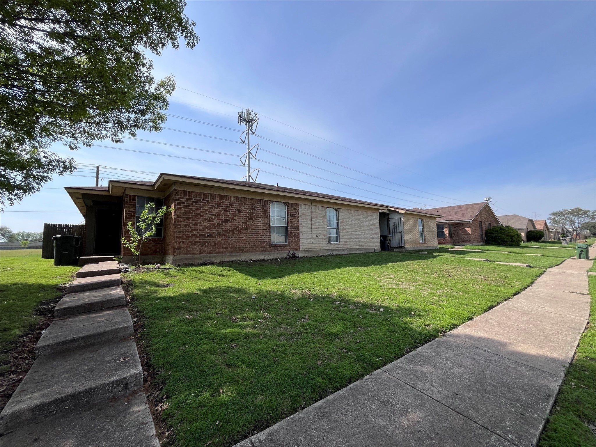 2832 Sherry Street Arlington TX 76014