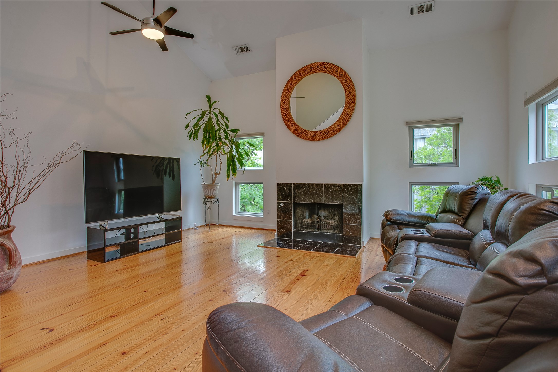 3801 San Jacinto Dallas TX 75204