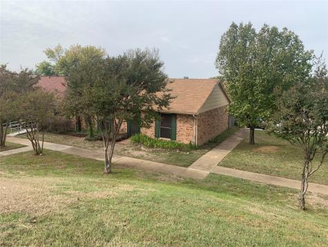 10 E Townhouse Lane Grand Prairie TX 75052