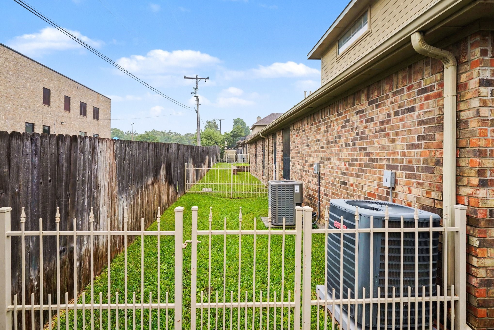 1230 Woodland Park Drive Hurst TX 76053