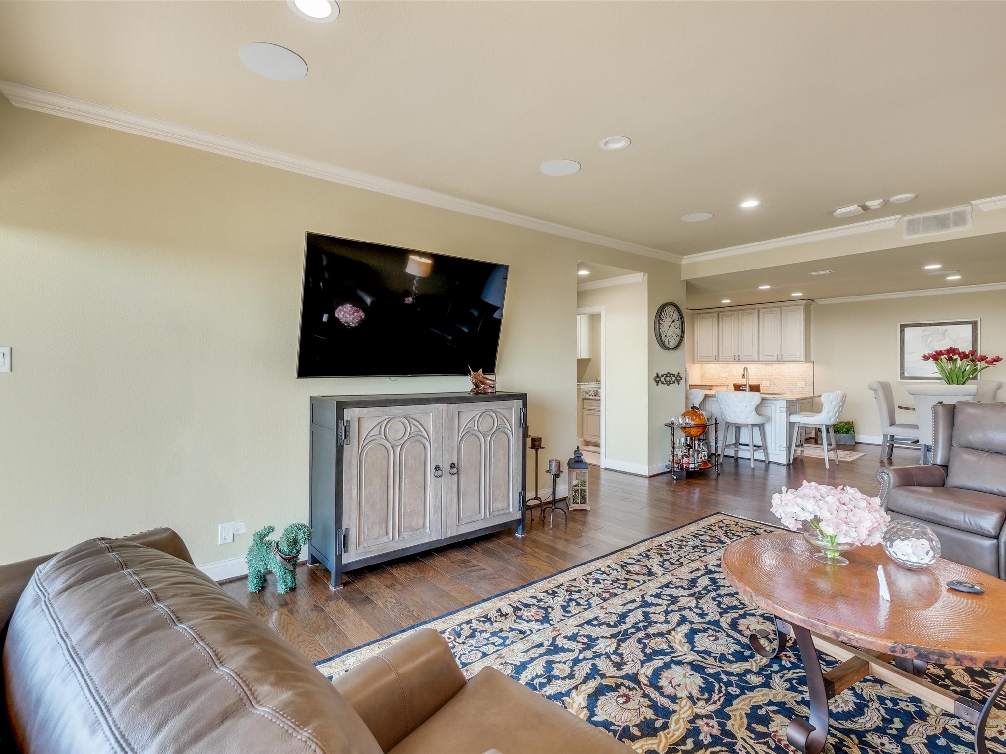 6335 W Northwest Highway Dallas TX 75225